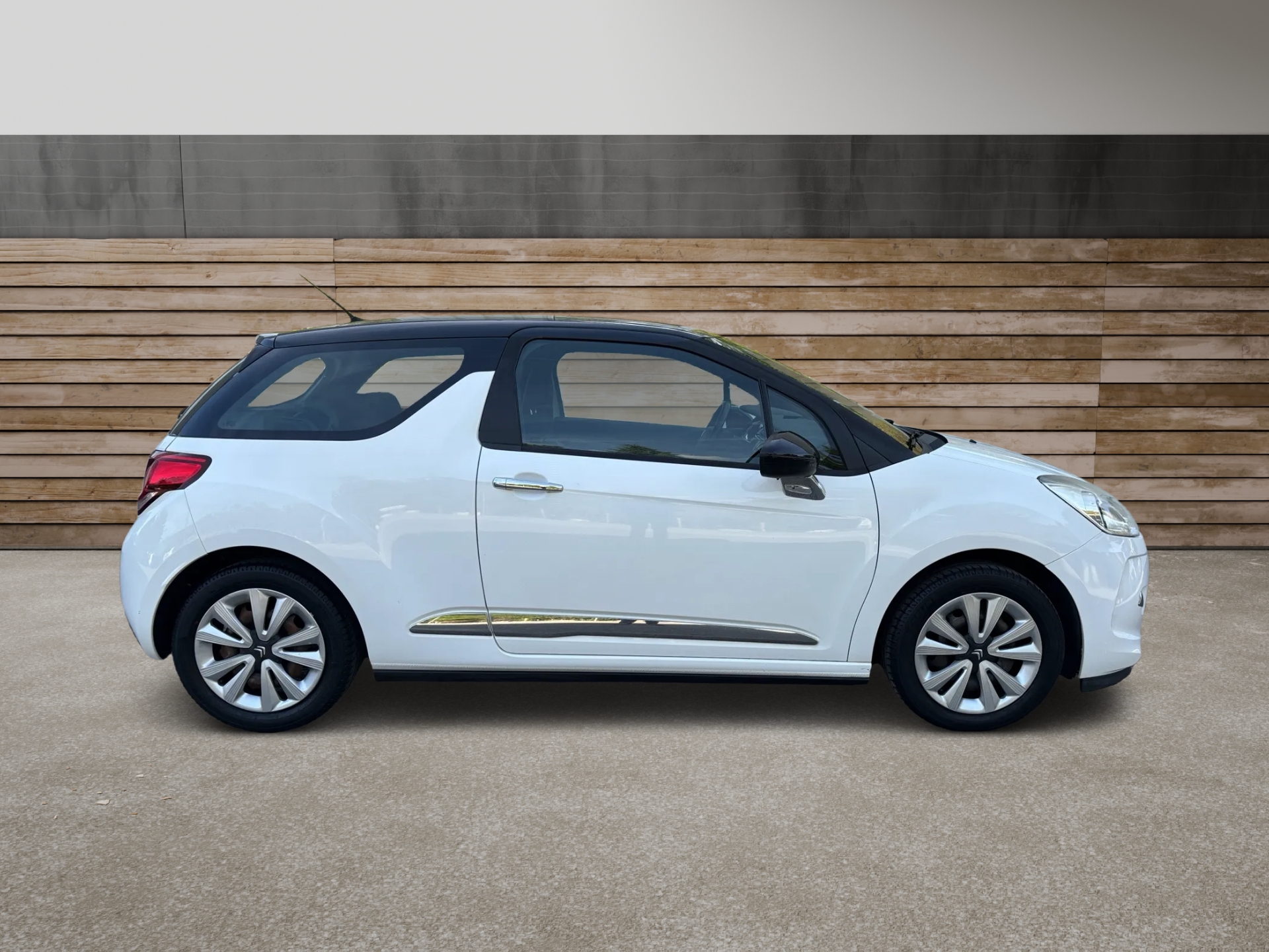 DS AUTOMOBILES DS3 1.2 VTi Chic-image-2