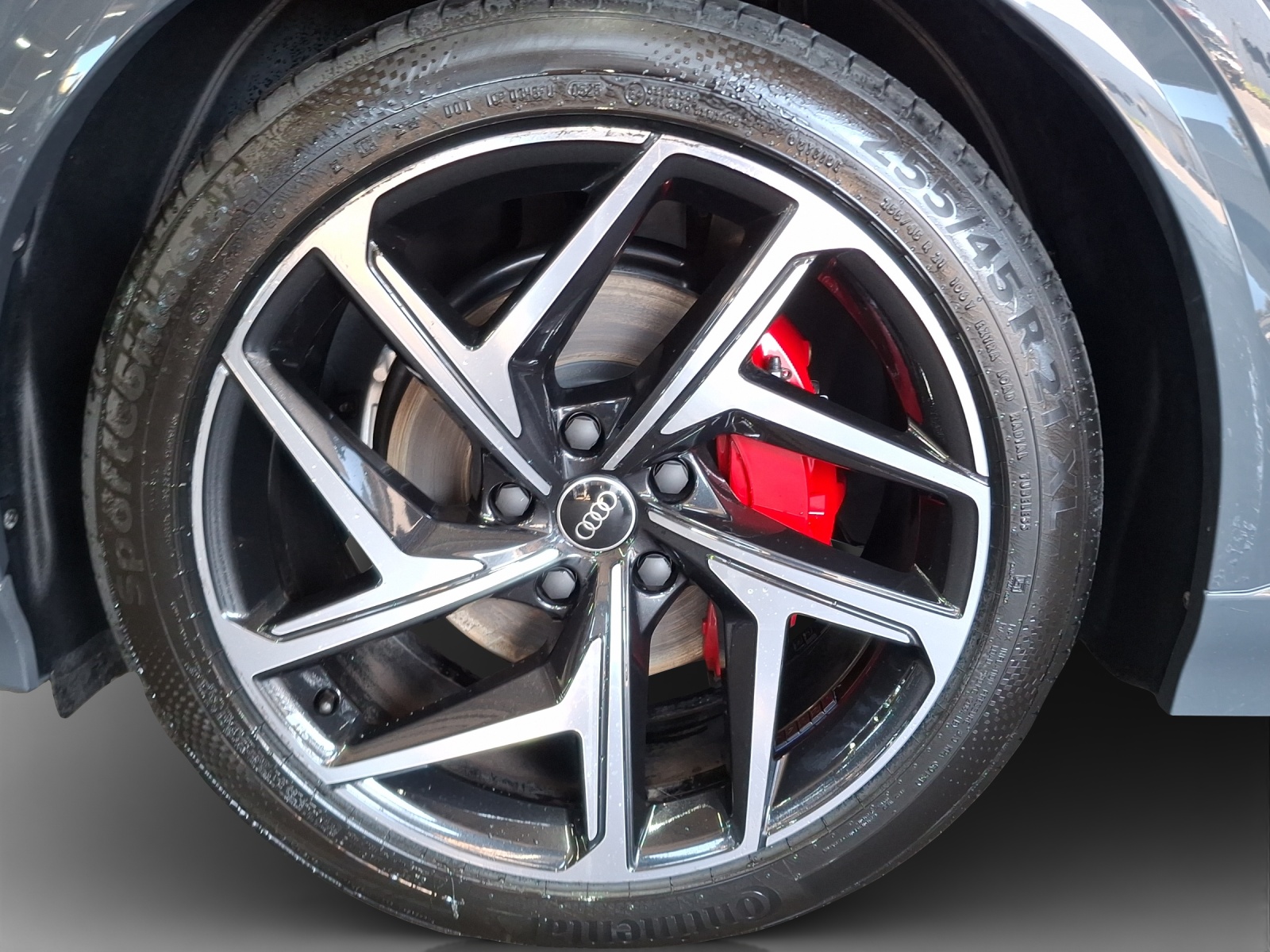 AUDI Q6 e-tron quattro-image-15