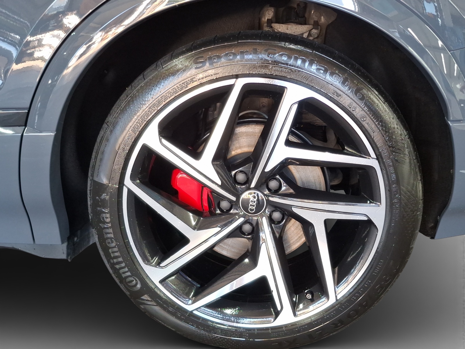 AUDI Q6 e-tron quattro-image-14