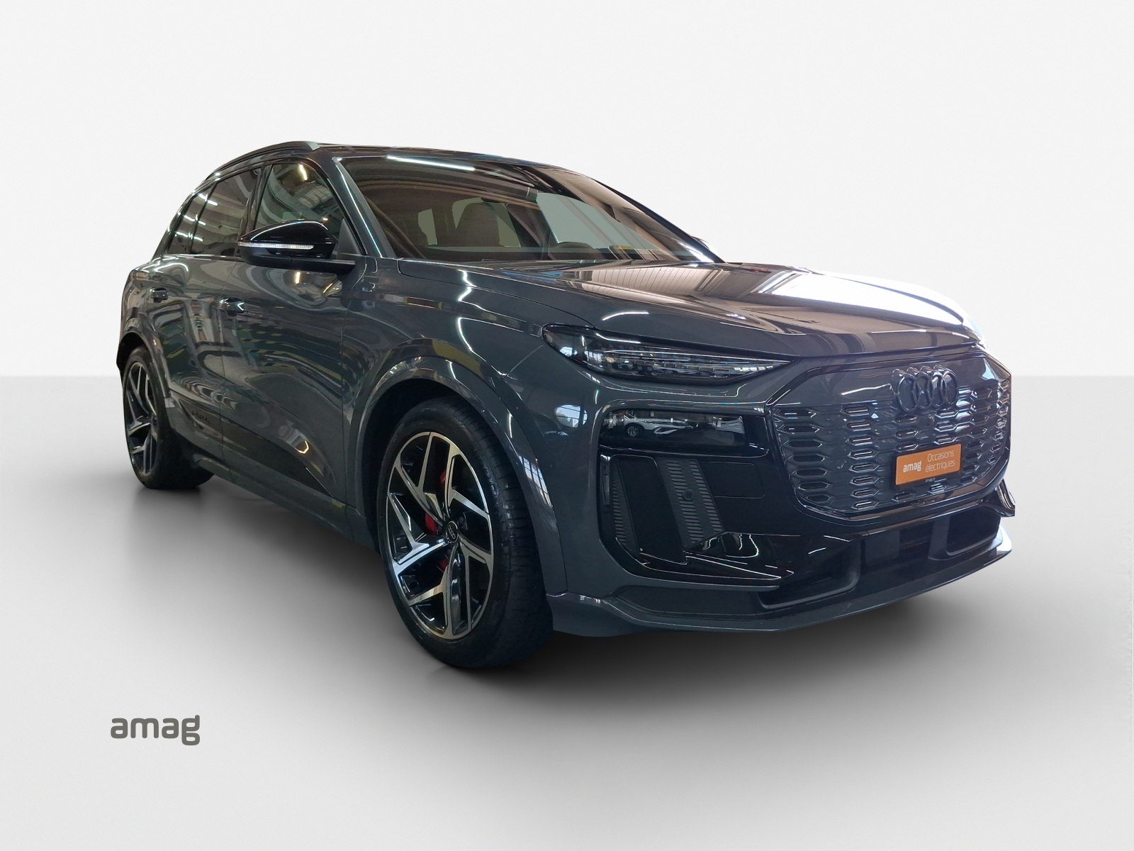 AUDI Q6 e-tron quattro-image-6
