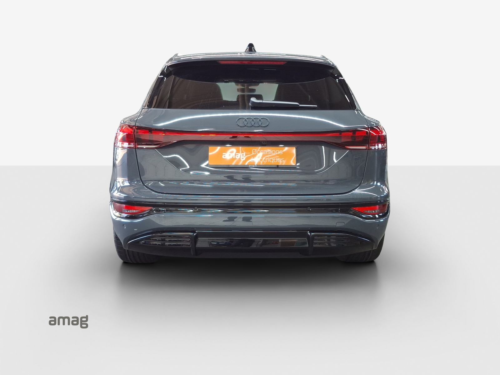 AUDI Q6 e-tron quattro-image-4