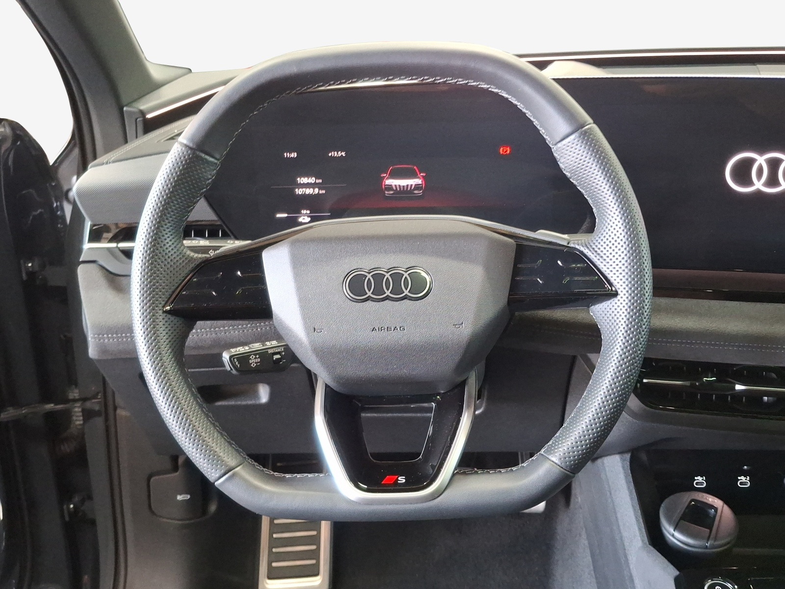 AUDI Q6 e-tron quattro-image-10
