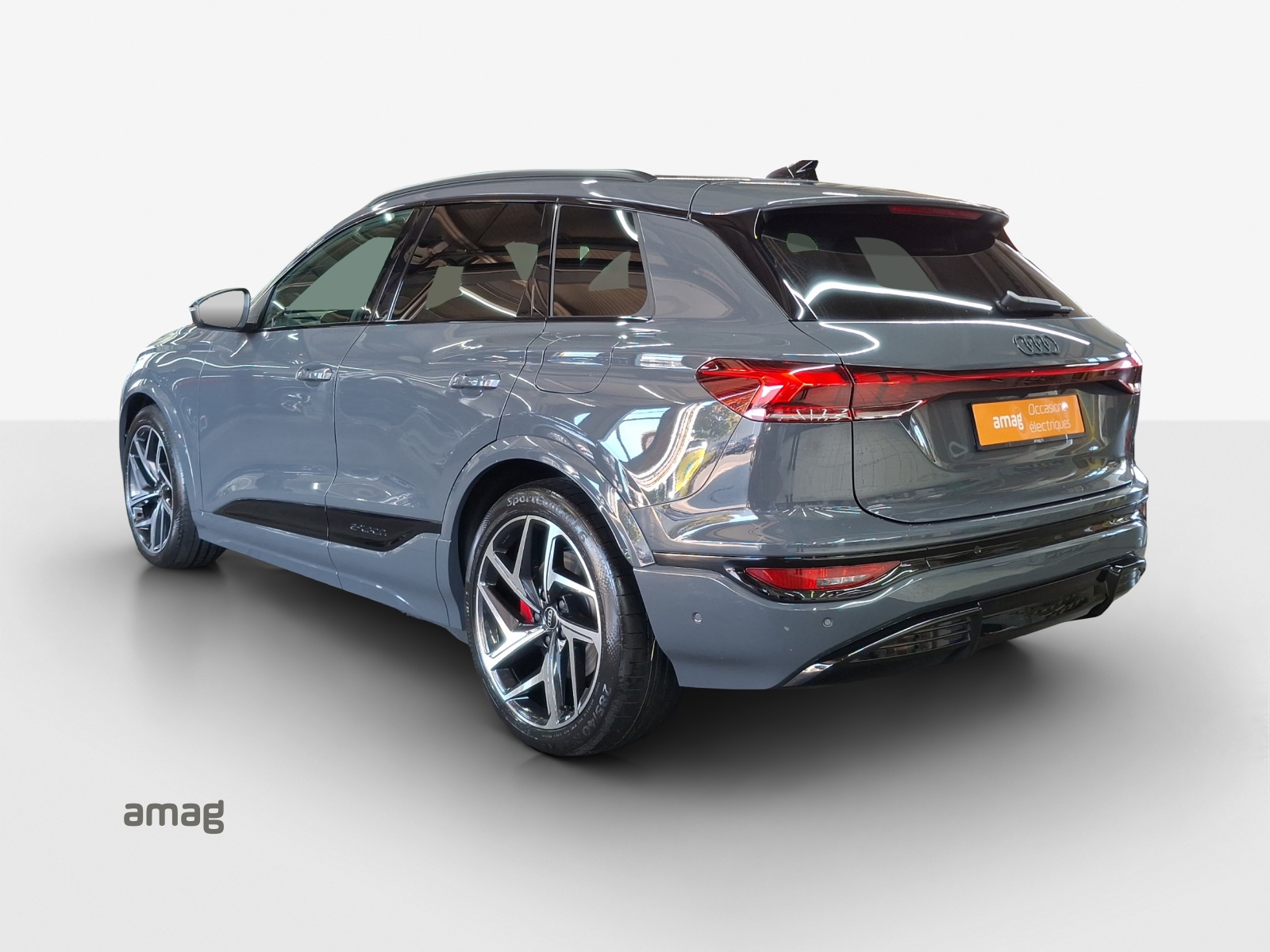 AUDI Q6 e-tron quattro-image-3
