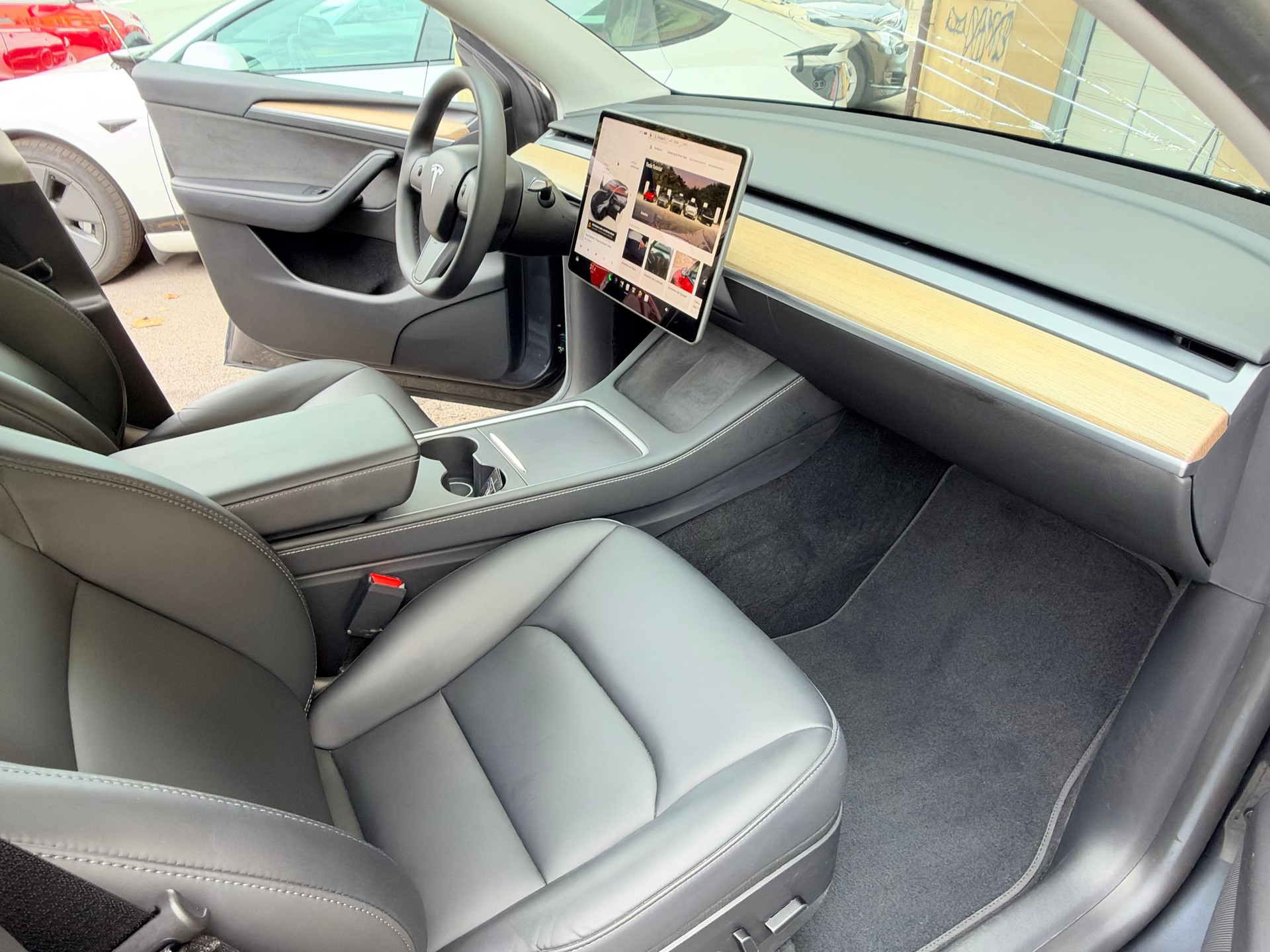 TESLA Model Y RWD-image-13