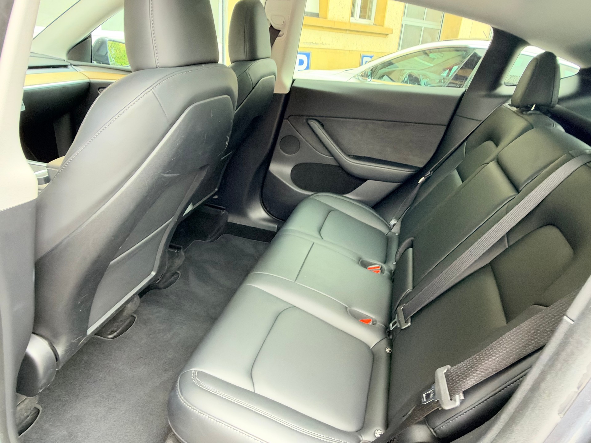 TESLA Model Y RWD-image-12