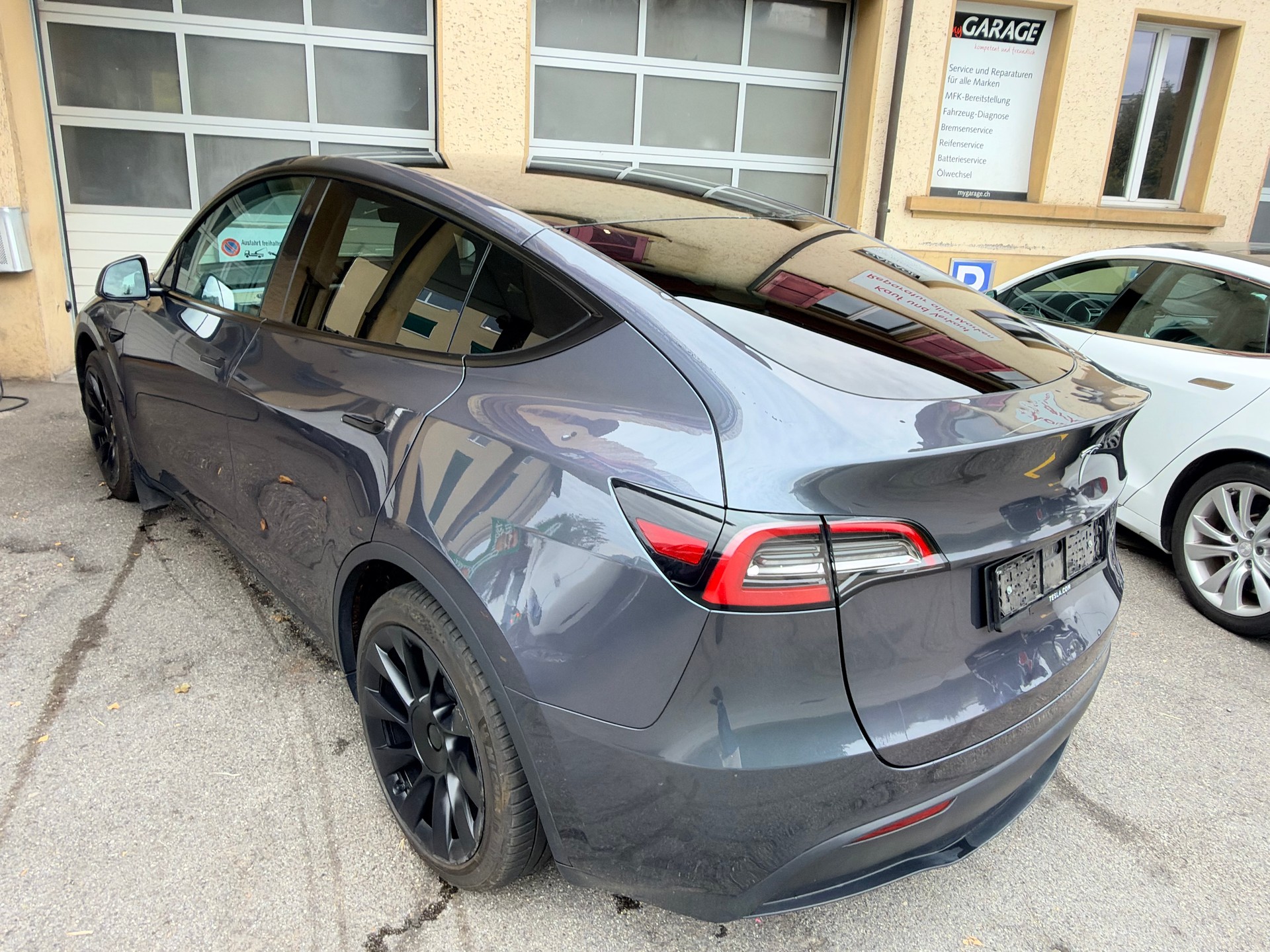 TESLA Model Y RWD-image-9