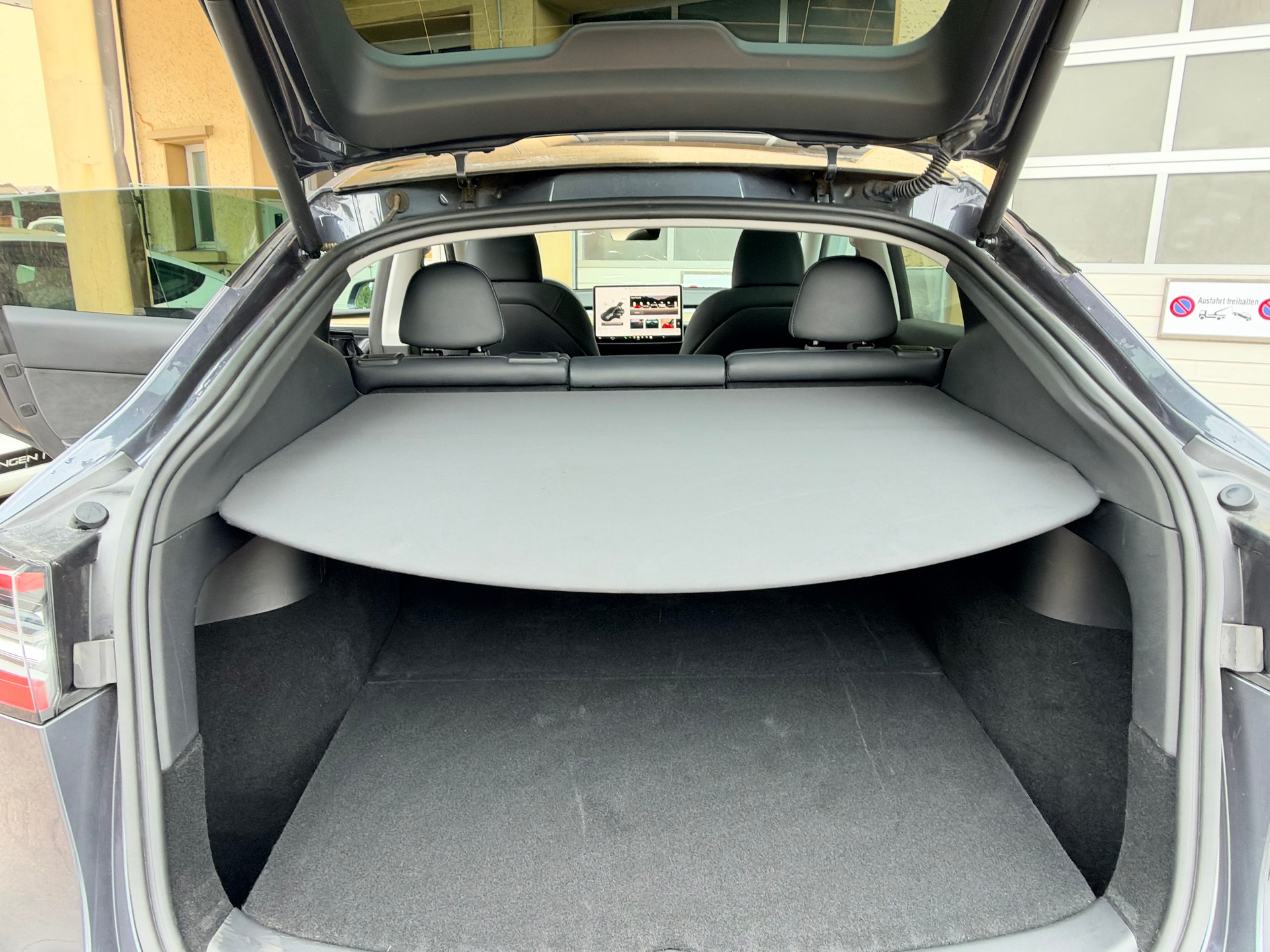 TESLA Model Y RWD-image-15