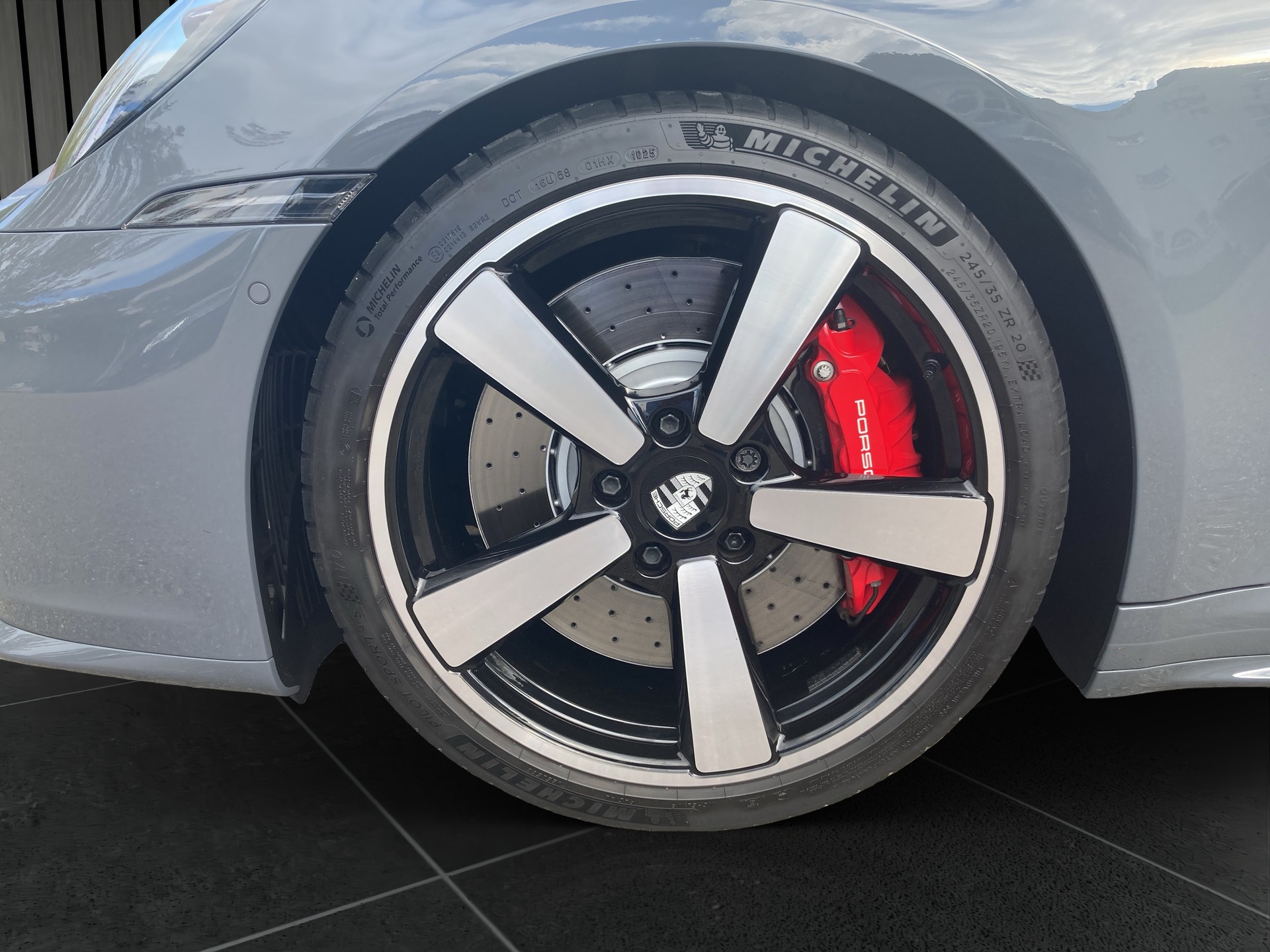 PORSCHE 911 Carrera S Cabriolet-image-9
