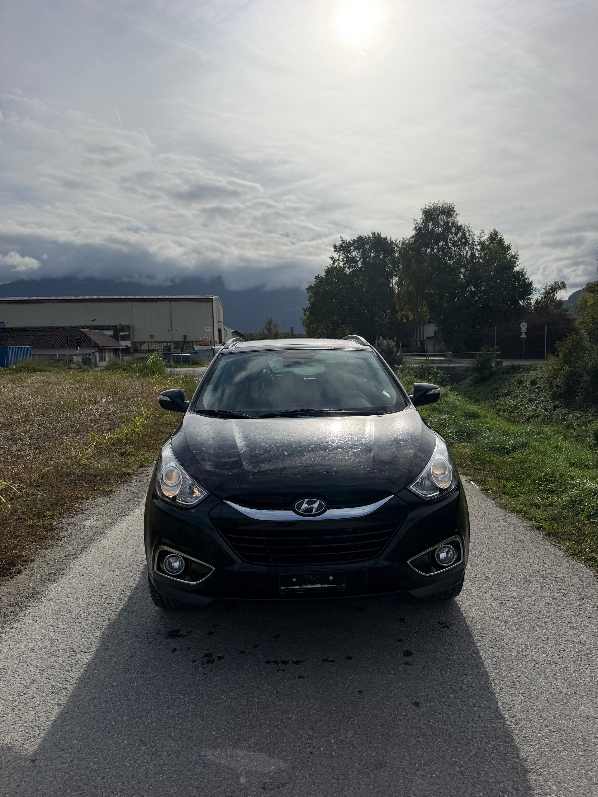 HYUNDAI iX 35 2.0 CRDi Premium 4WD Automatic-image-1