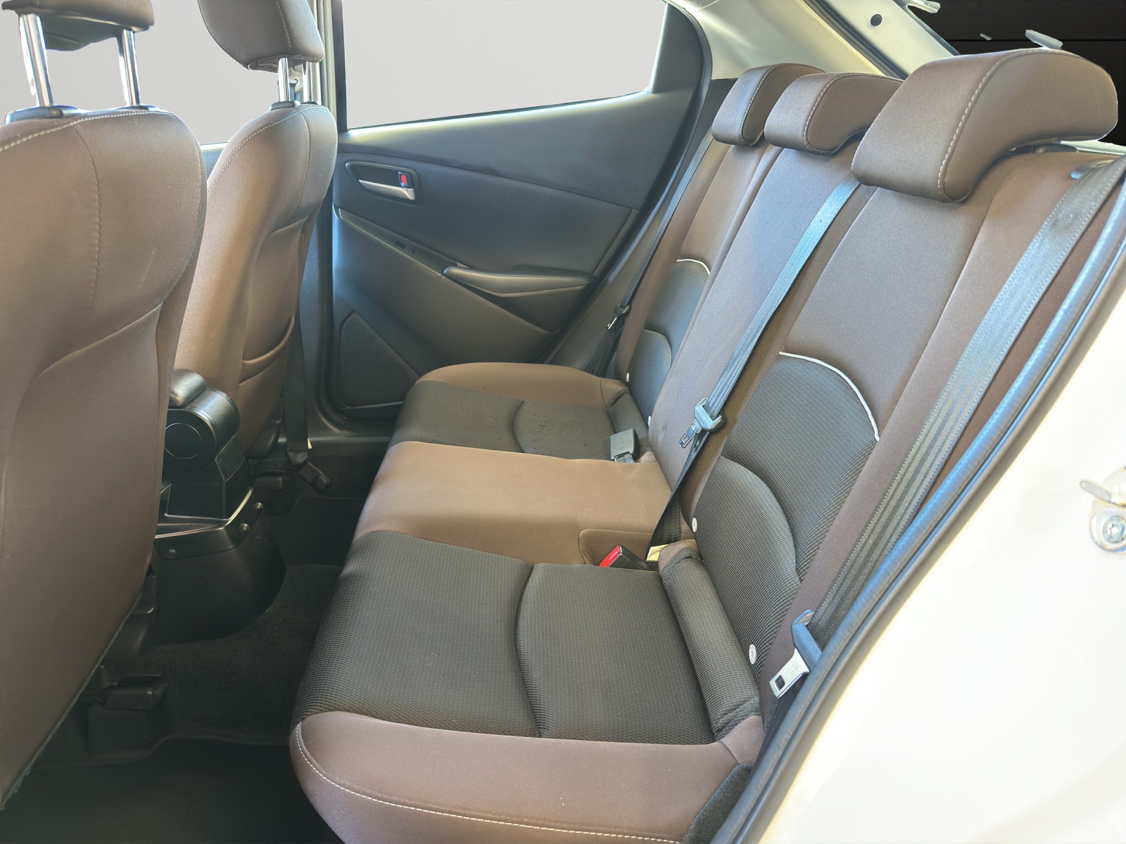 MAZDA 2 G 90 MHD Ambition-image-12