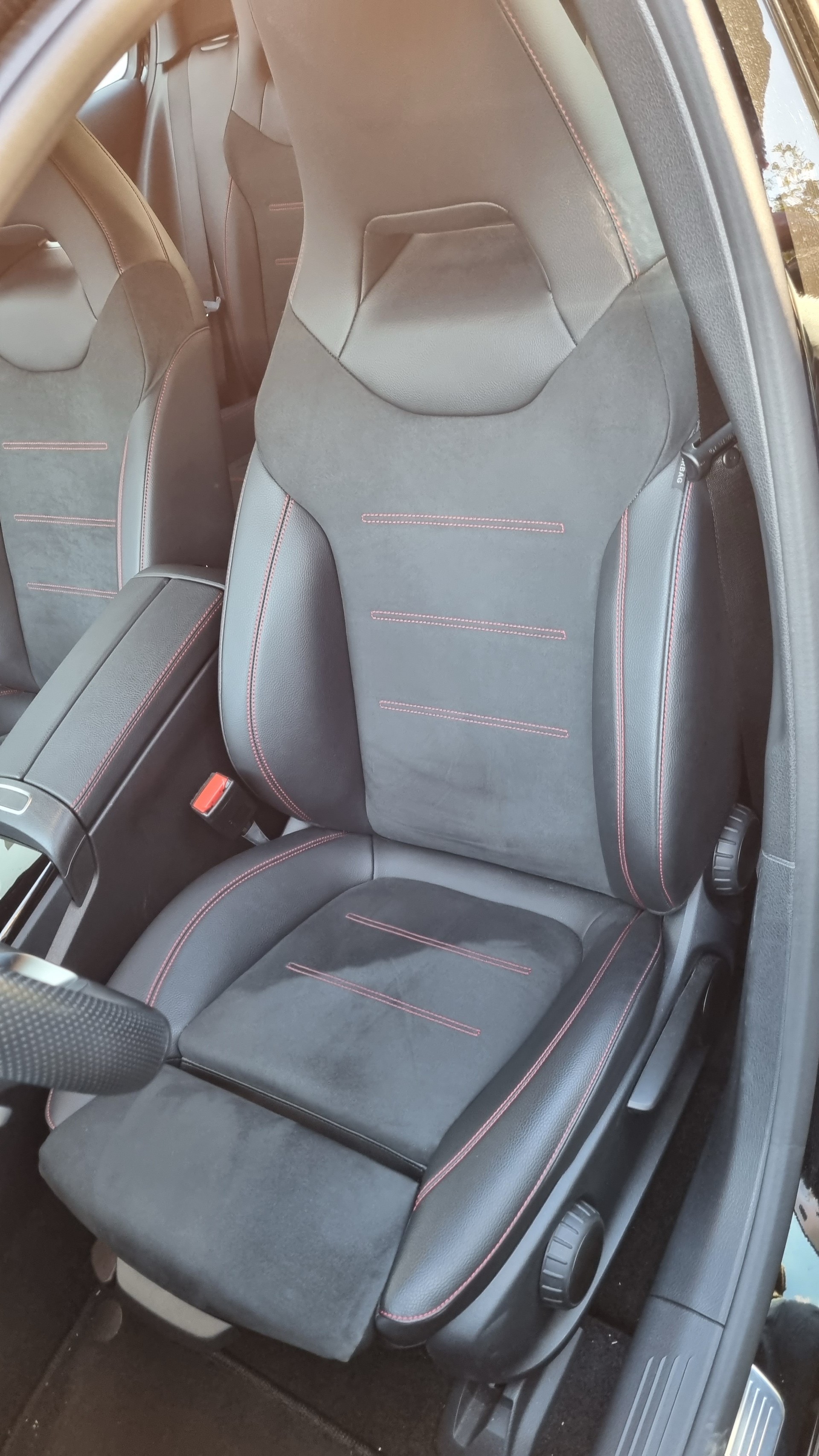 MERCEDES-BENZ A 200 AMG Line-image-5