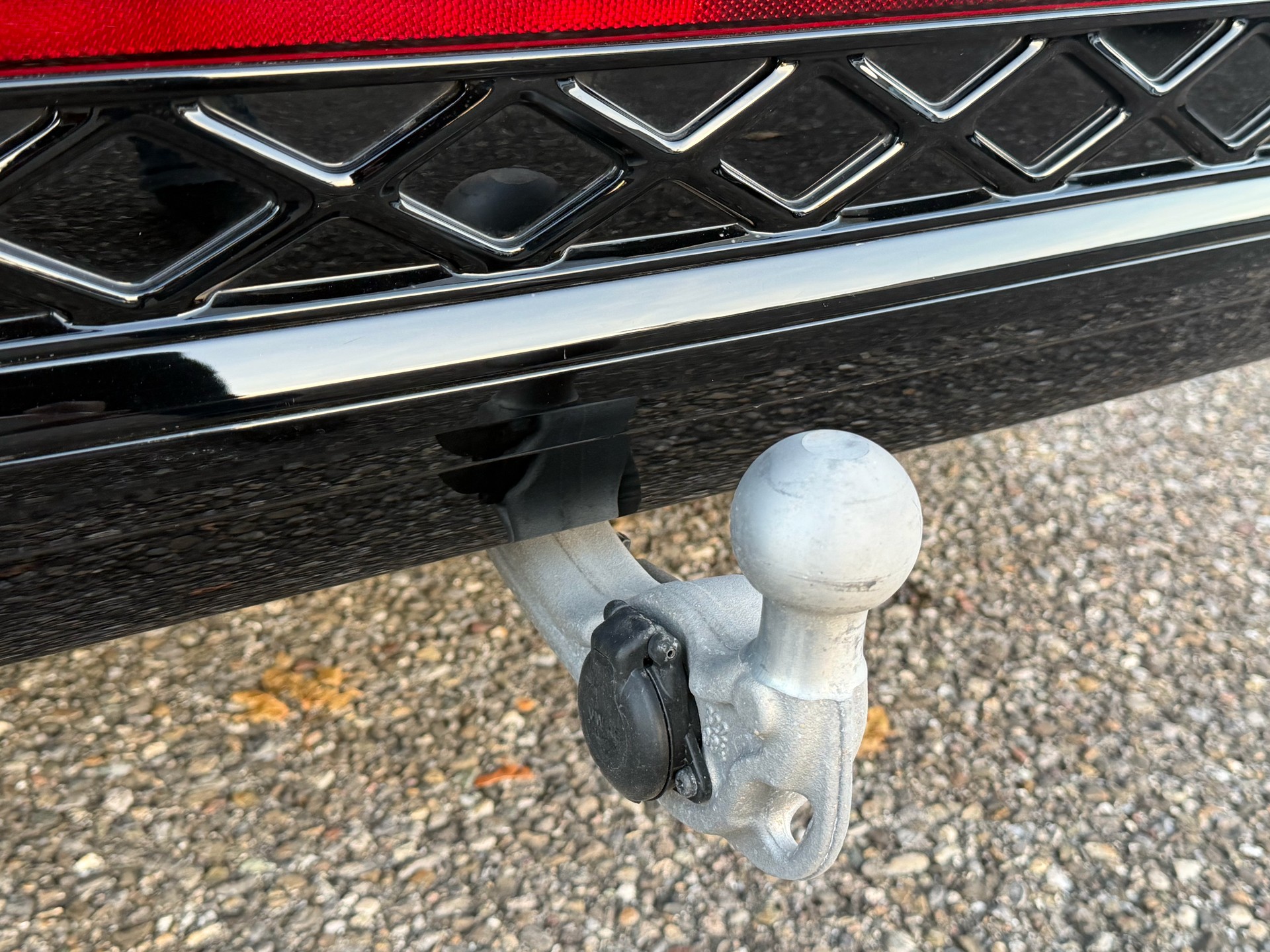 VW Tiguan 2.0 TSI DSG R-Line 4Motion ***CH-FAHRZEUG***-image-28