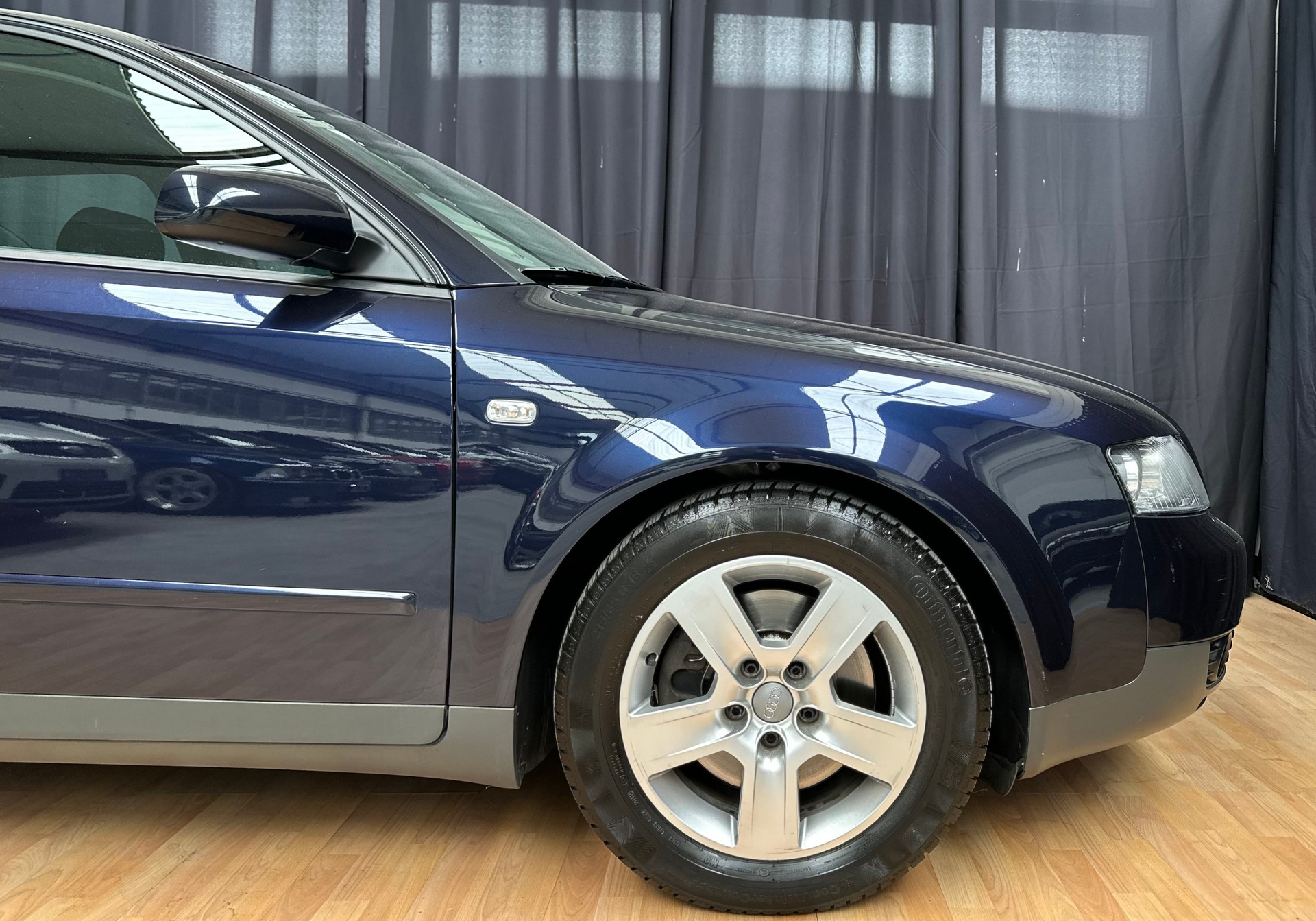 AUDI A4 3.0 V6 quattro-image-1