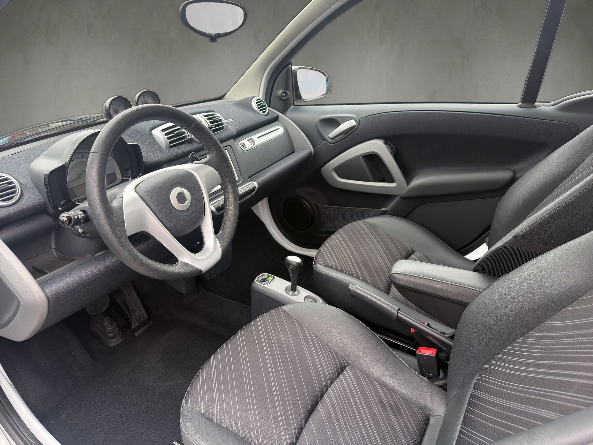 SMART fortwo swiss edition mhd softouch-image-8