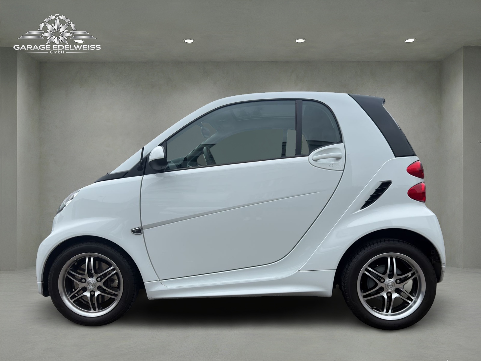 SMART fortwo swiss edition mhd softouch-showroom-element-1