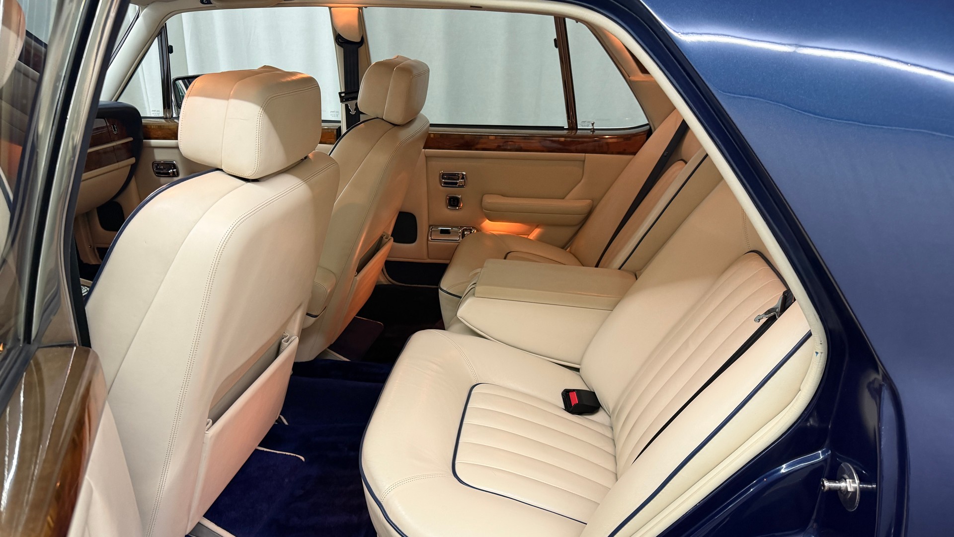 ROLLS-ROYCE Silver Spirit-image-7