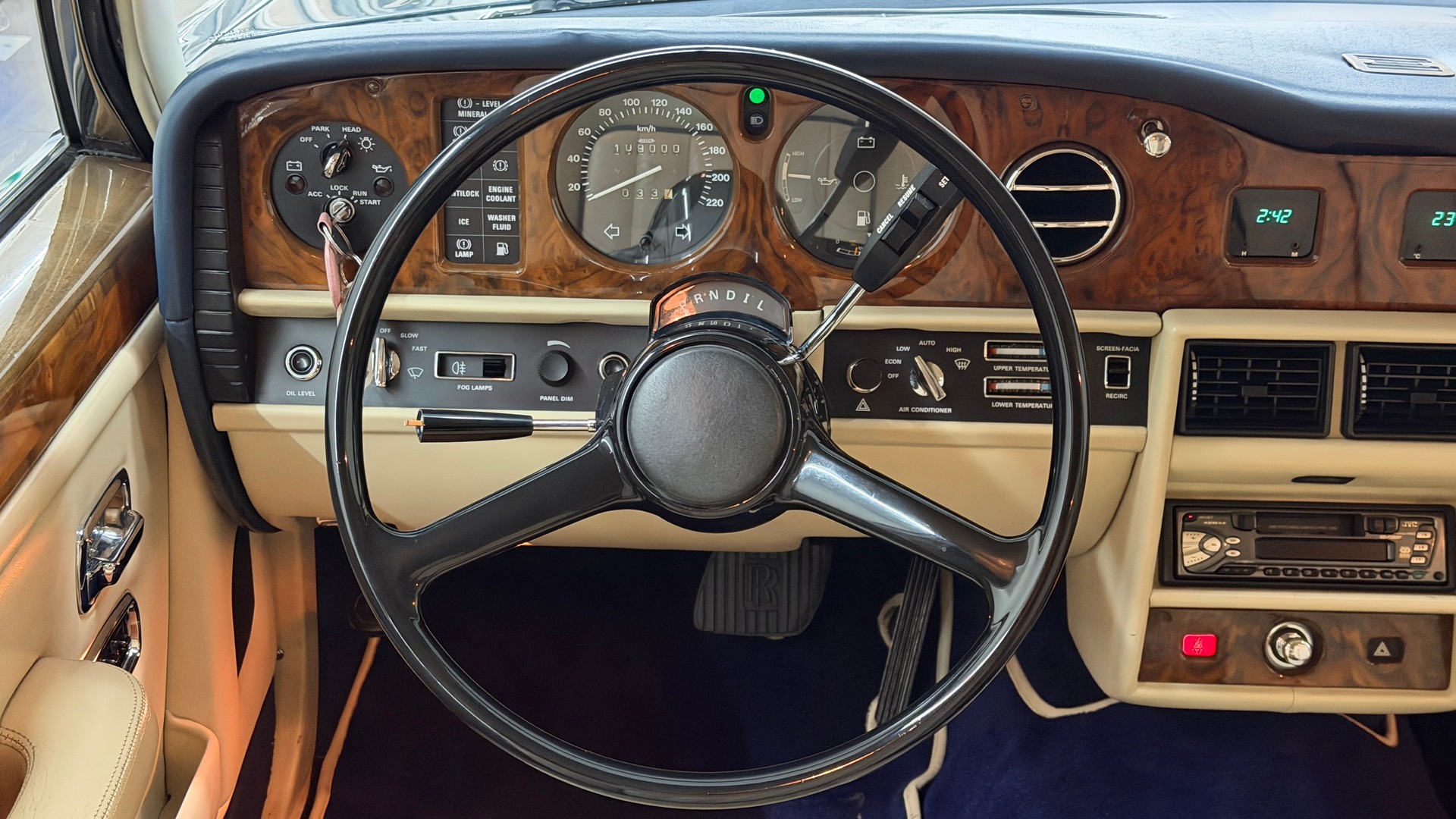 ROLLS-ROYCE Silver Spirit-image-9