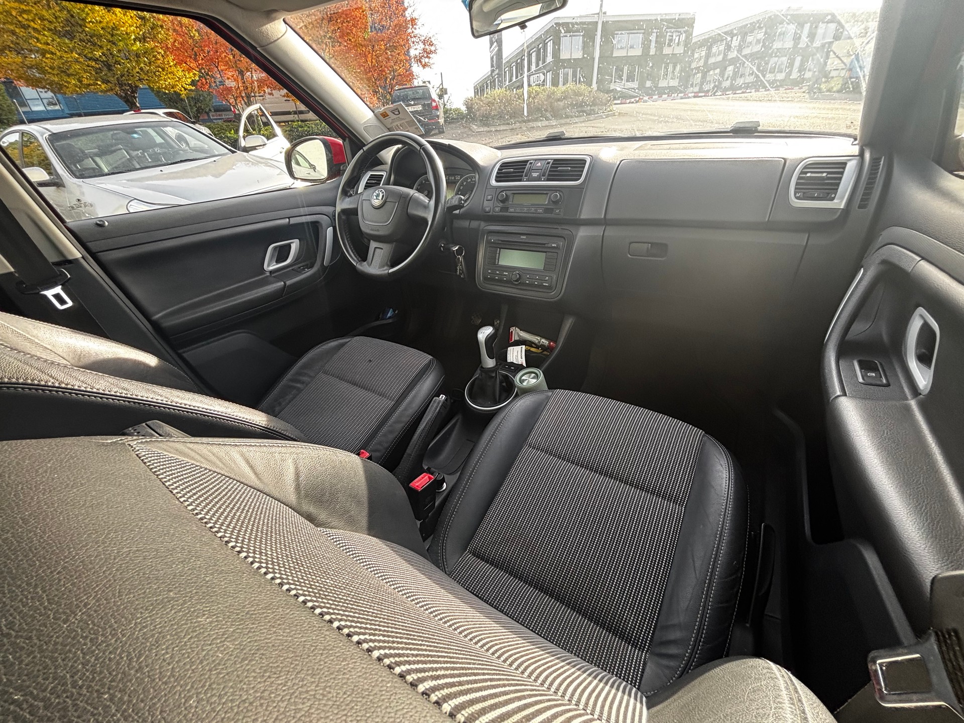 SKODA Fabia 1.6 Elegance-image-11