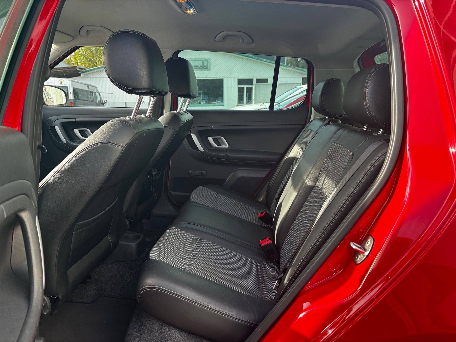 SKODA Fabia 1.6 Elegance-image-6