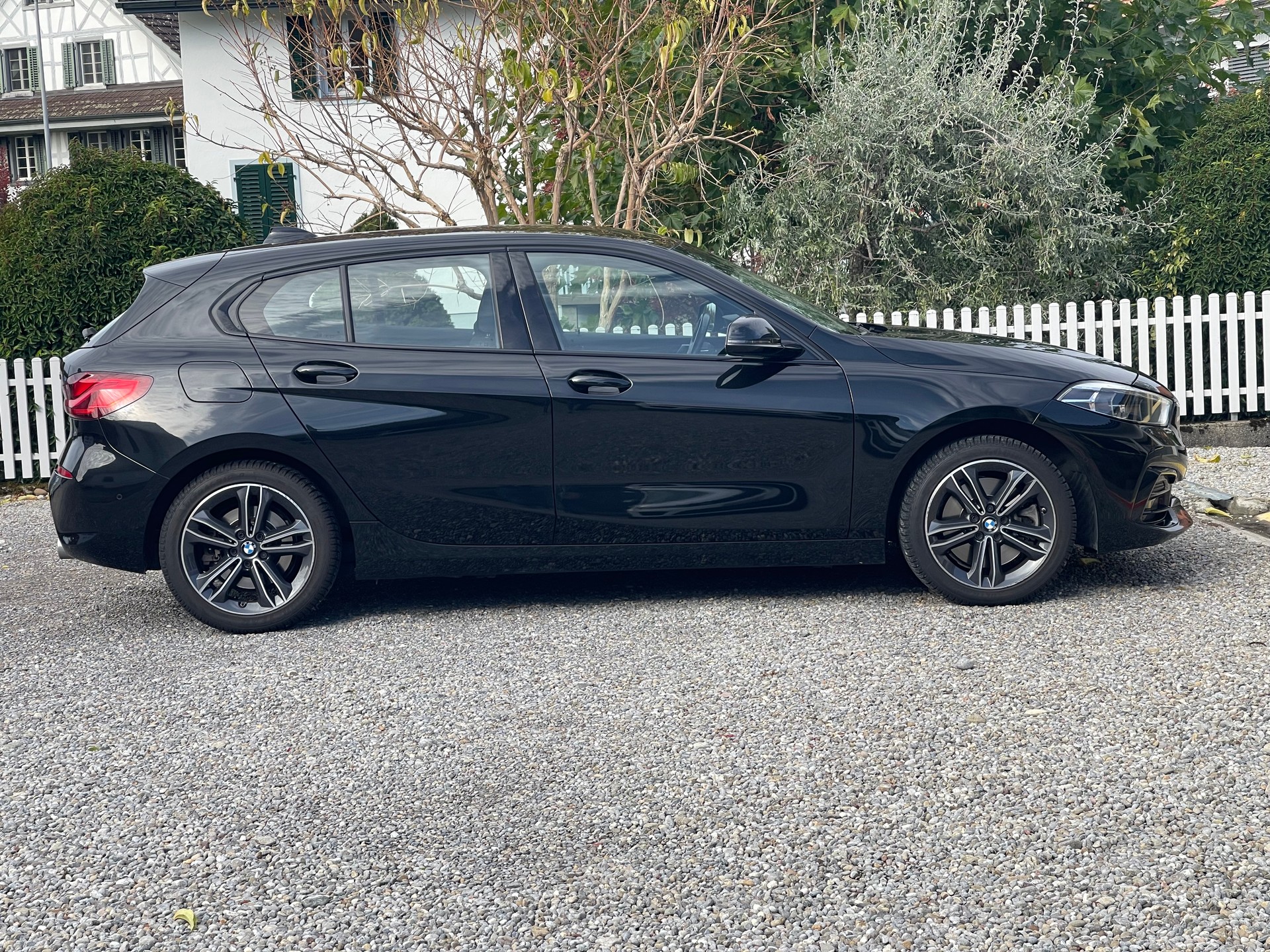 BMW 120d xDrive Steptronic Sport Line-image-4