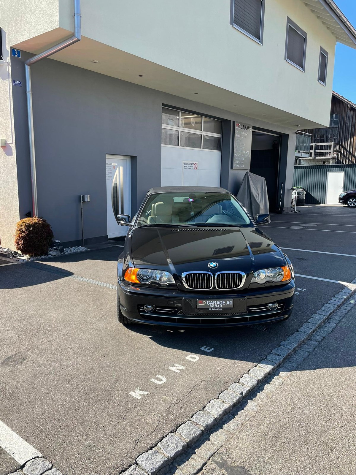 BMW 330Ci Cabriolet-image-2