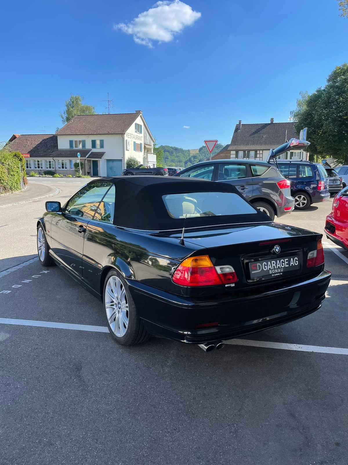 BMW 330Ci Cabriolet-image-6