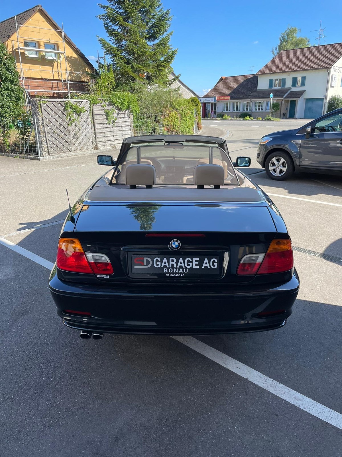 BMW 330Ci Cabriolet-image-7