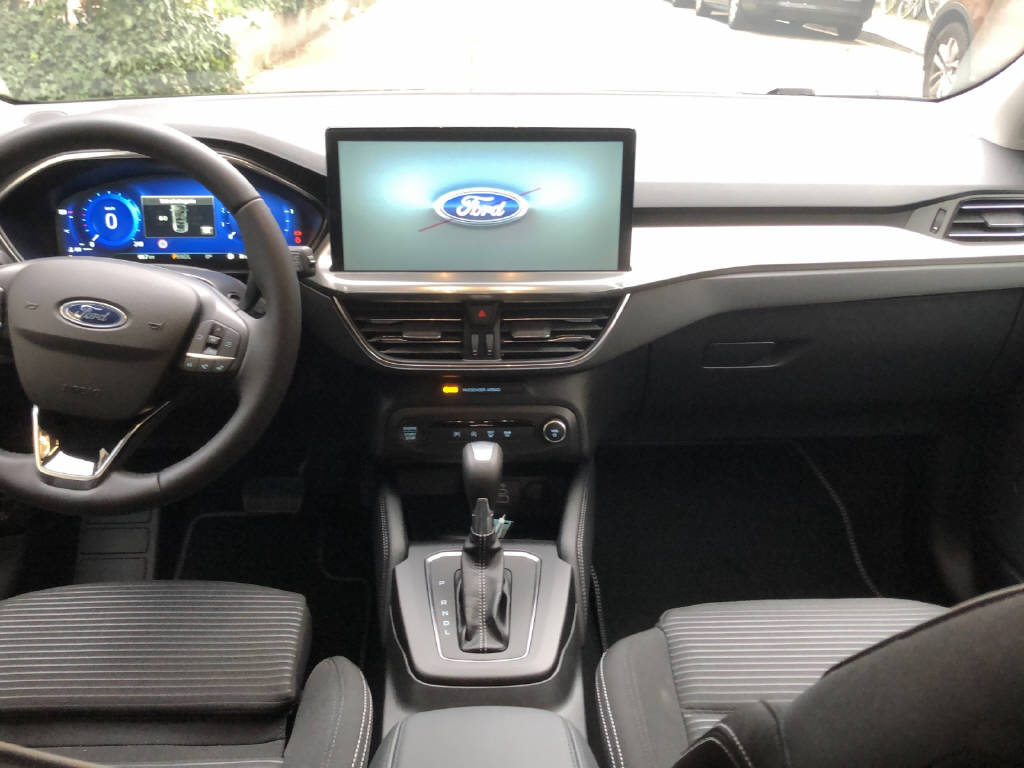 FORD Focus Station Wagon 1.0i EcoB Hybrid 155 Titanium X-image-8