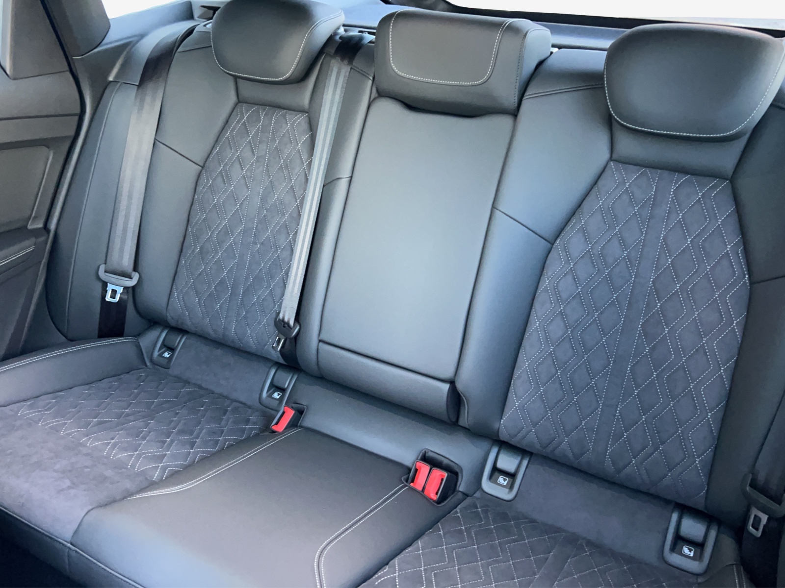AUDI Q4 Sportback e-tron 50 quattro-image-8