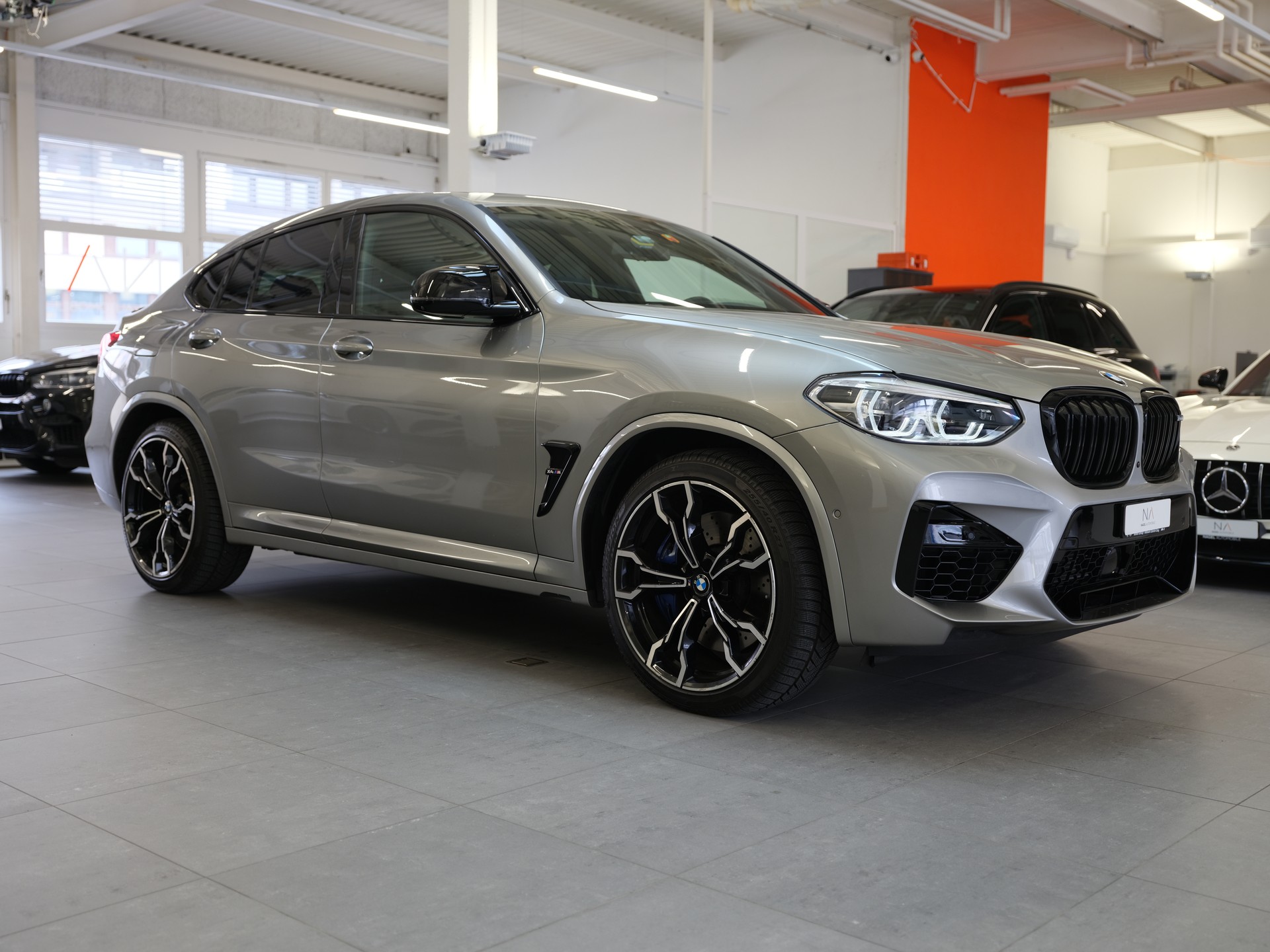 BMW X4M M Competition Steptronic-showroom-element-1