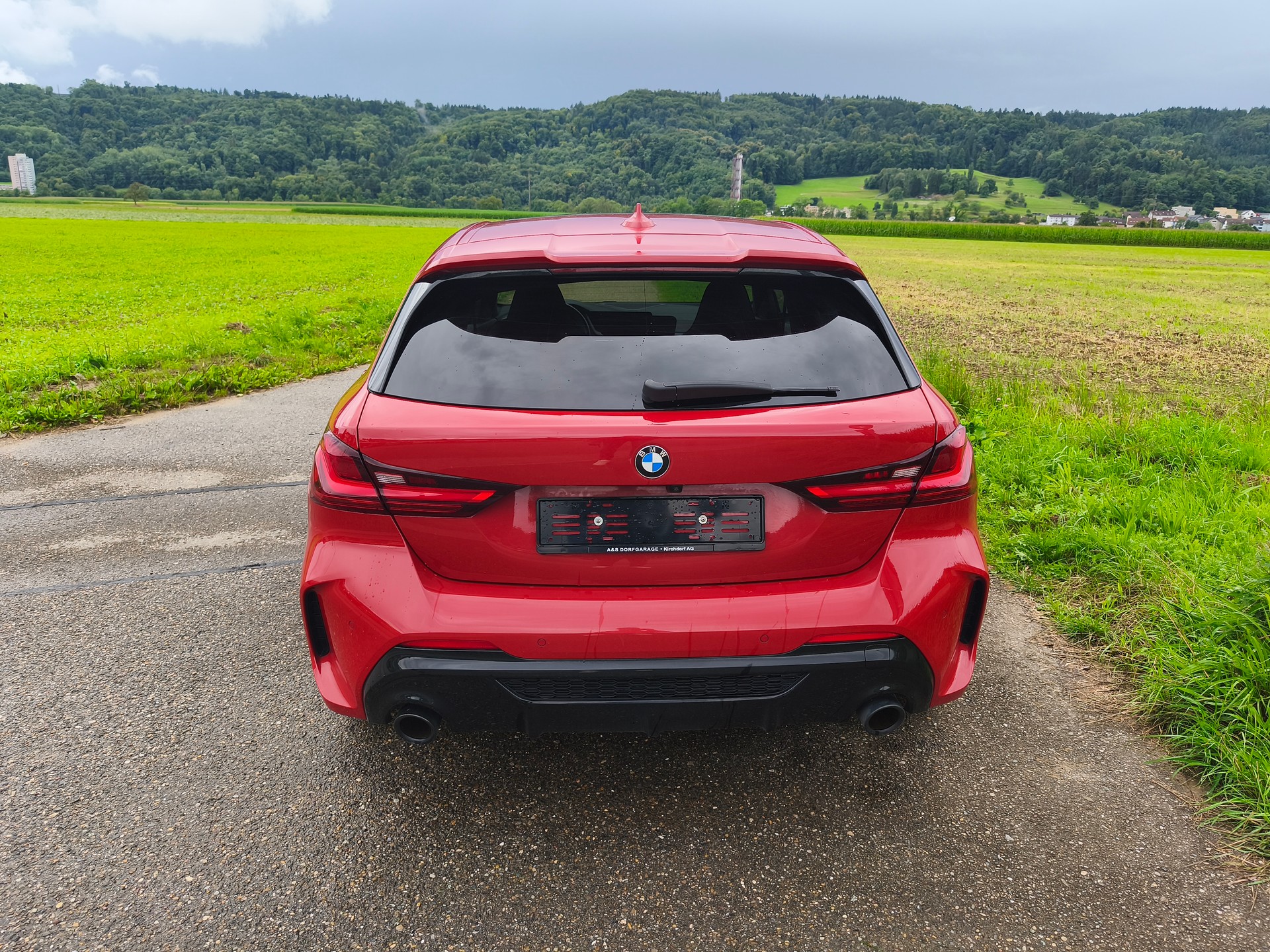 BMW M135i xDrive Steptronic-image-3