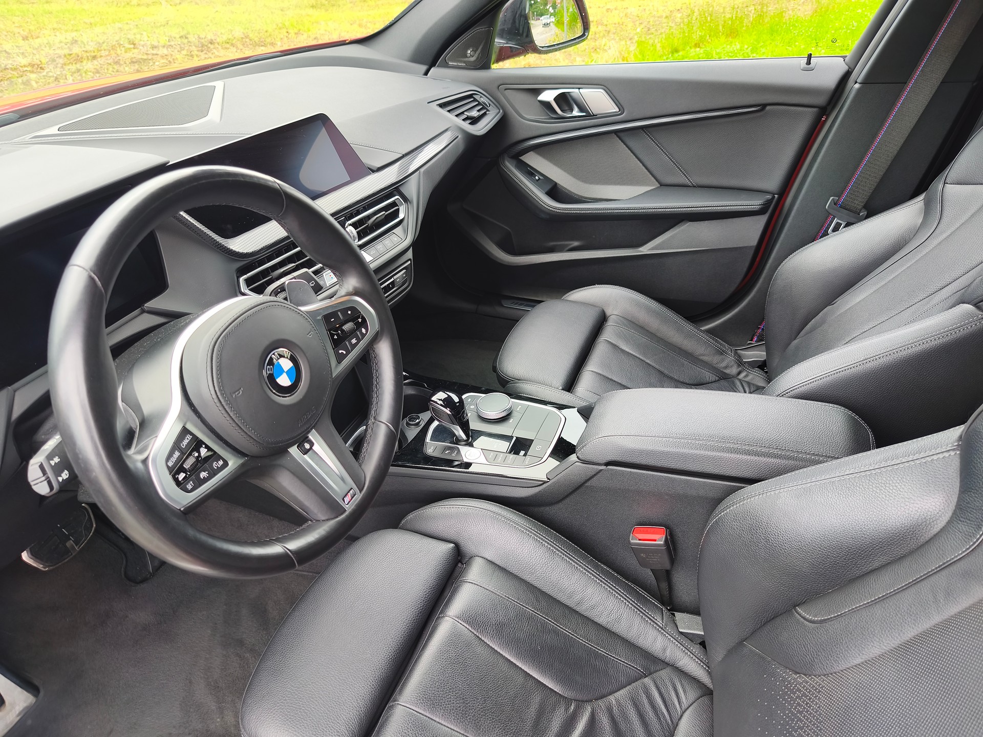 BMW M135i xDrive Steptronic-image-8