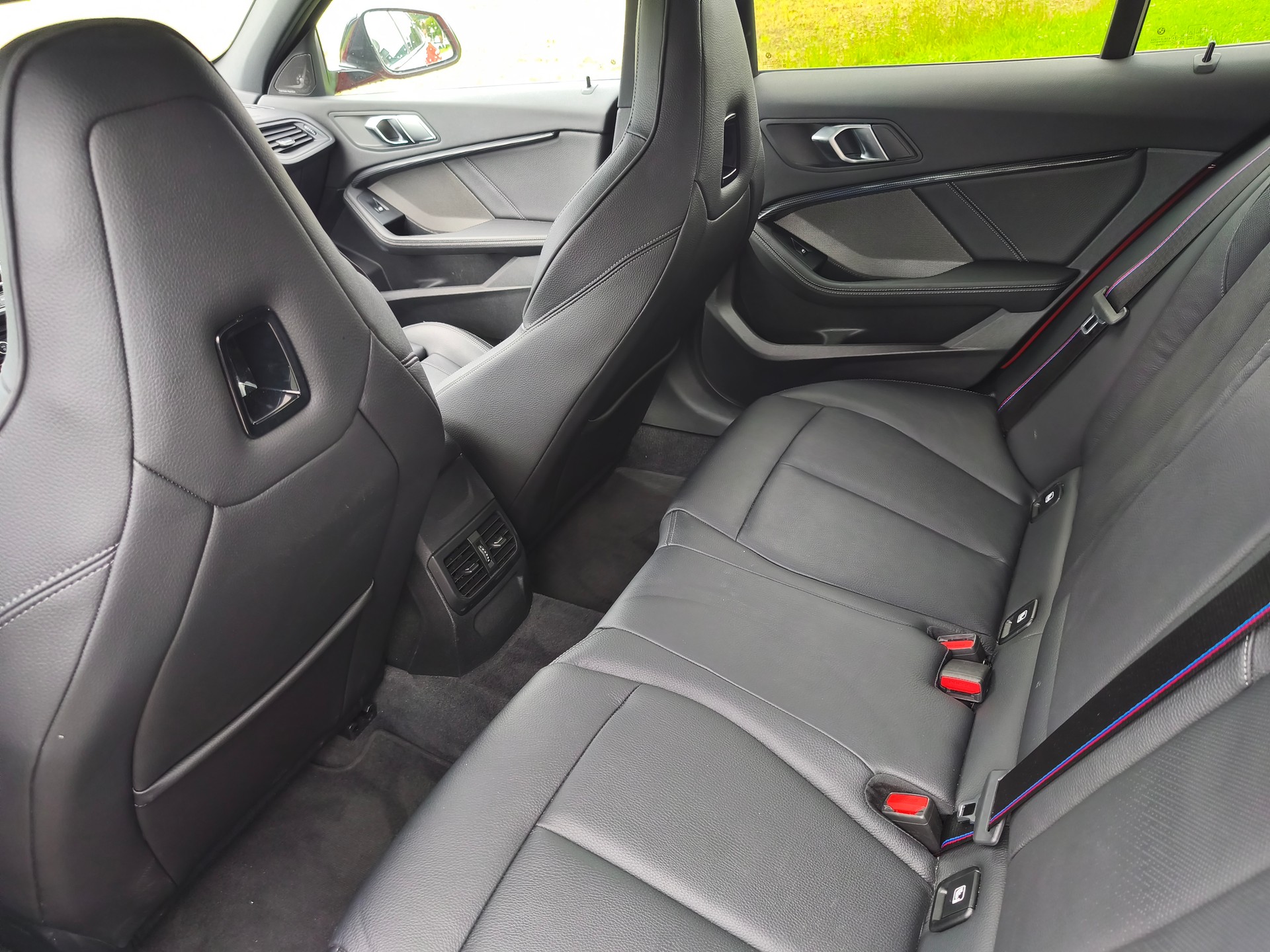 BMW M135i xDrive Steptronic-image-10