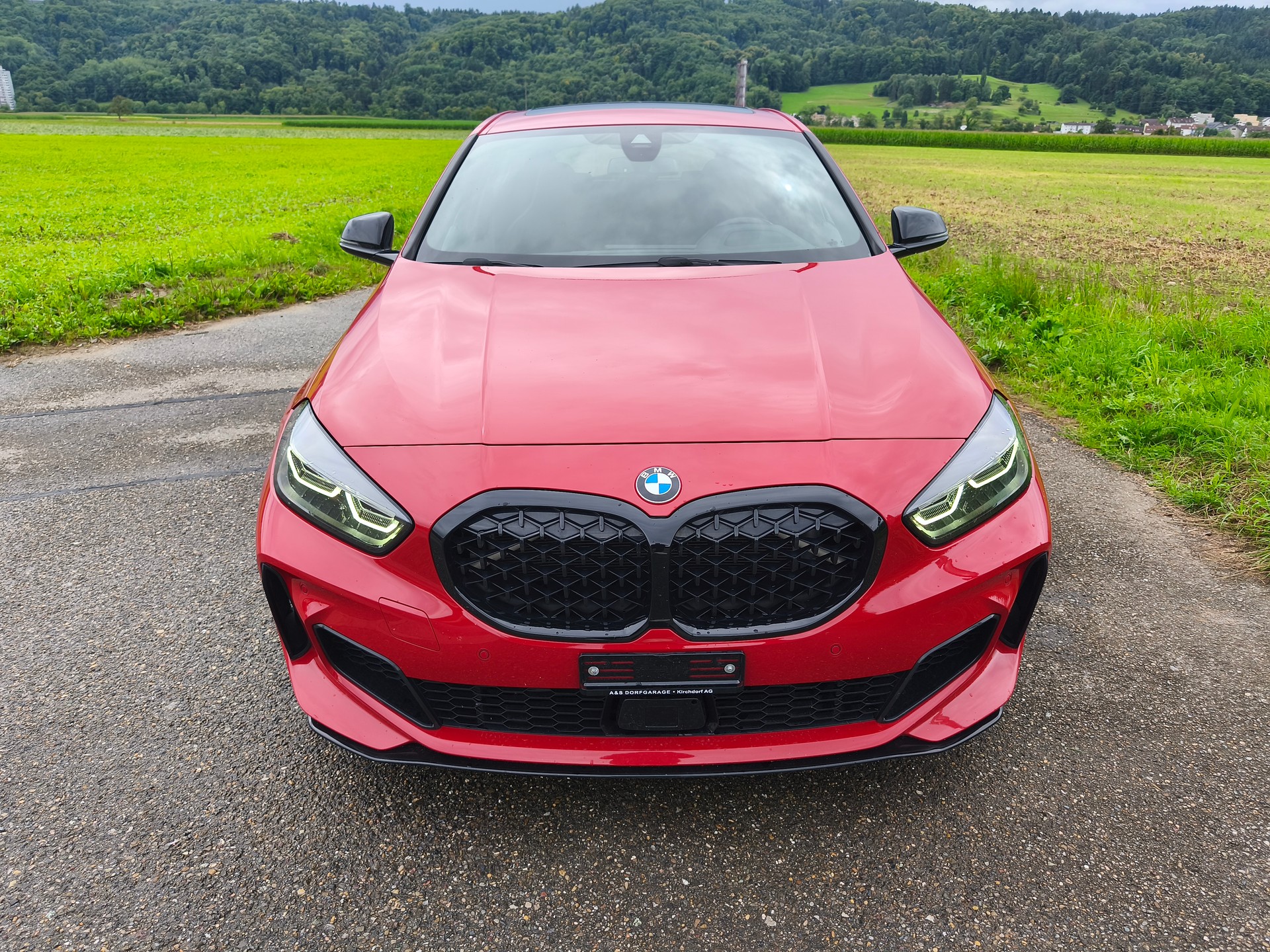 BMW M135i xDrive Steptronic-image-7