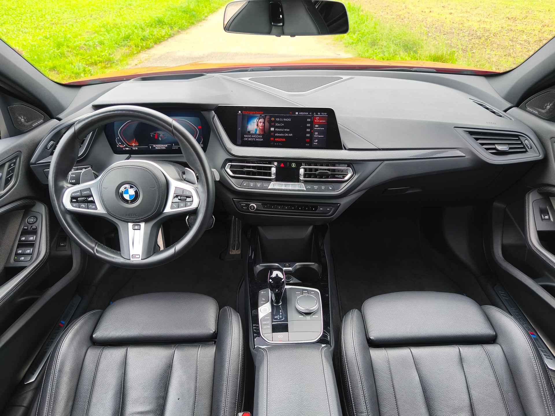 BMW M135i xDrive Steptronic-image-9