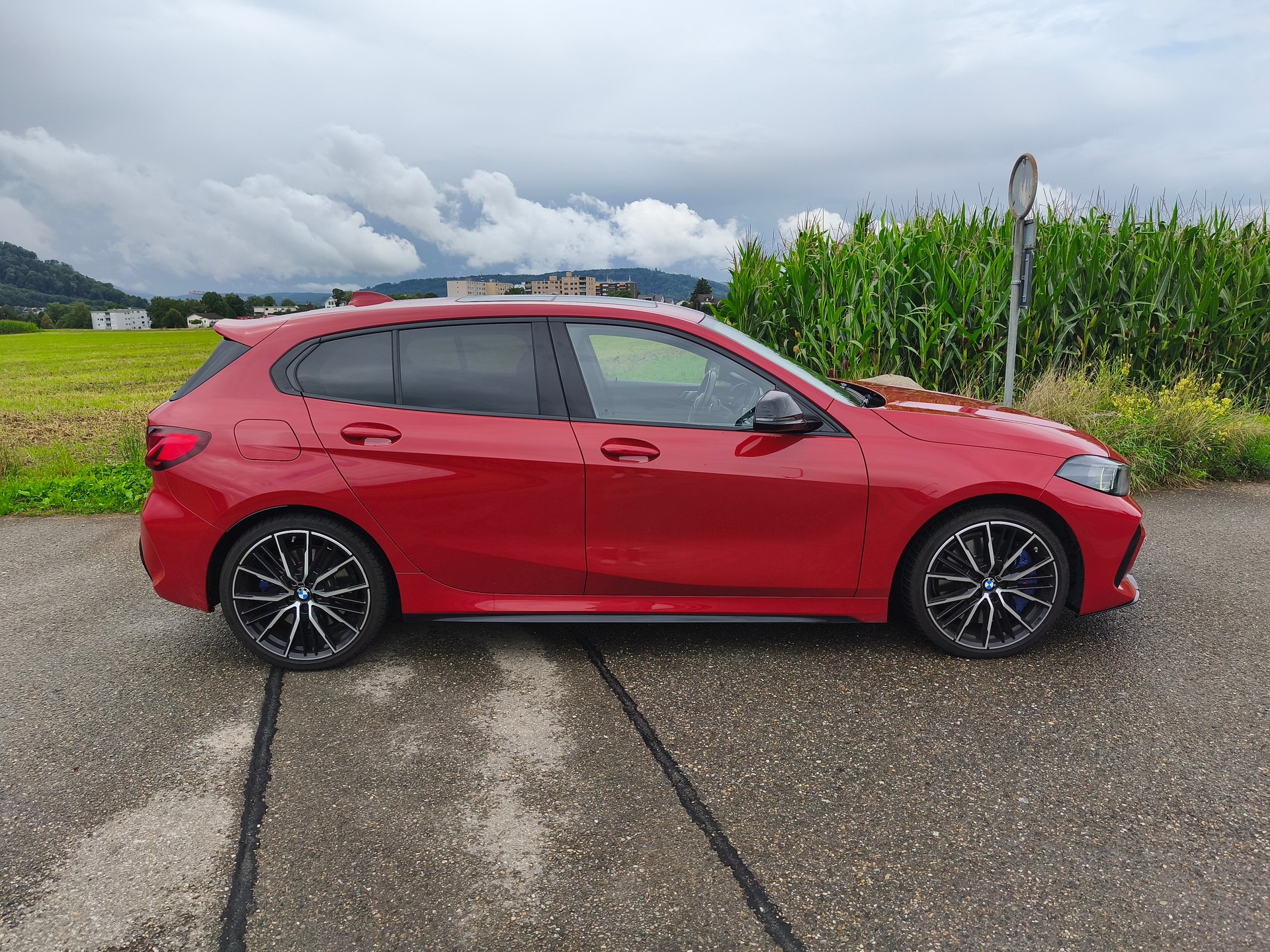 BMW M135i xDrive Steptronic-image-5