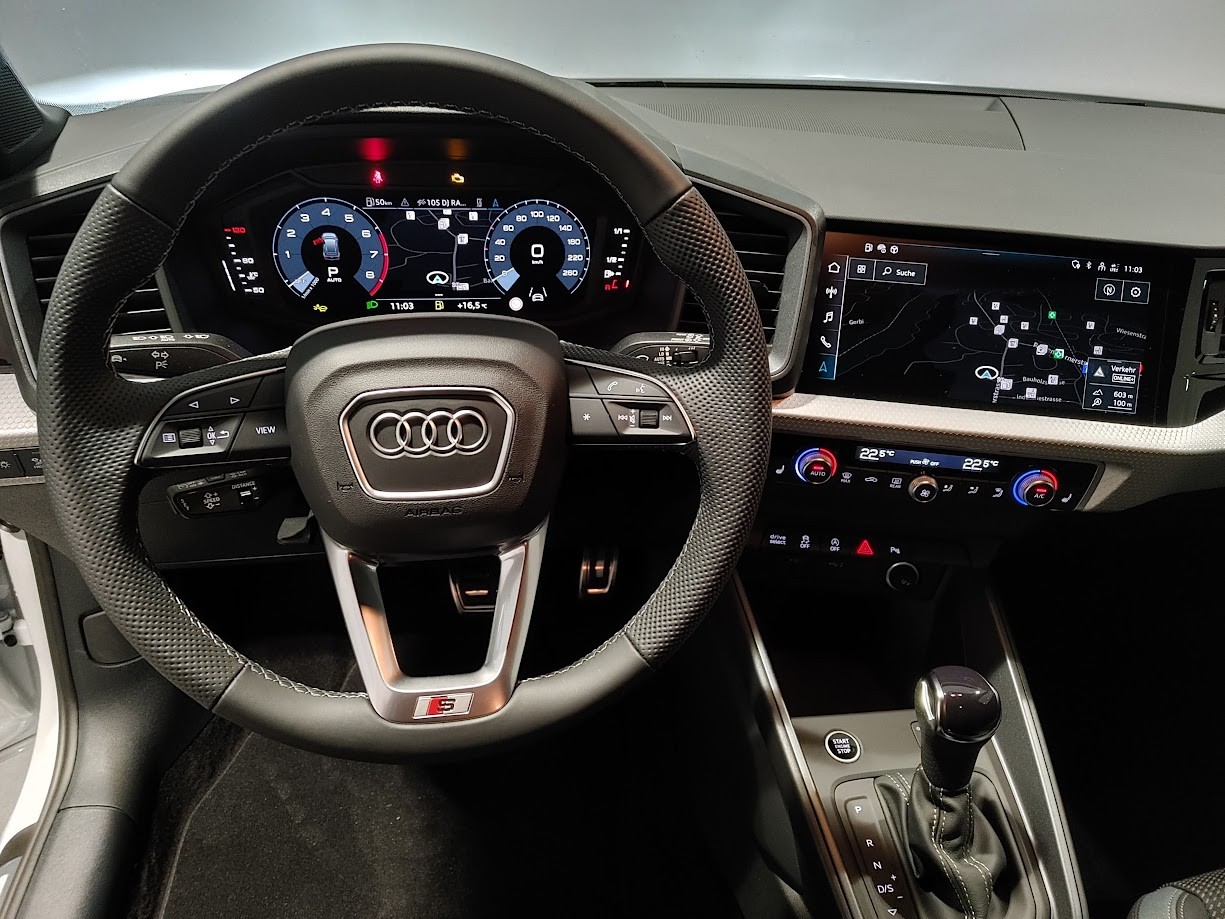 AUDI A1 Sportback 40 TFSI S Line S-tronic-image-4