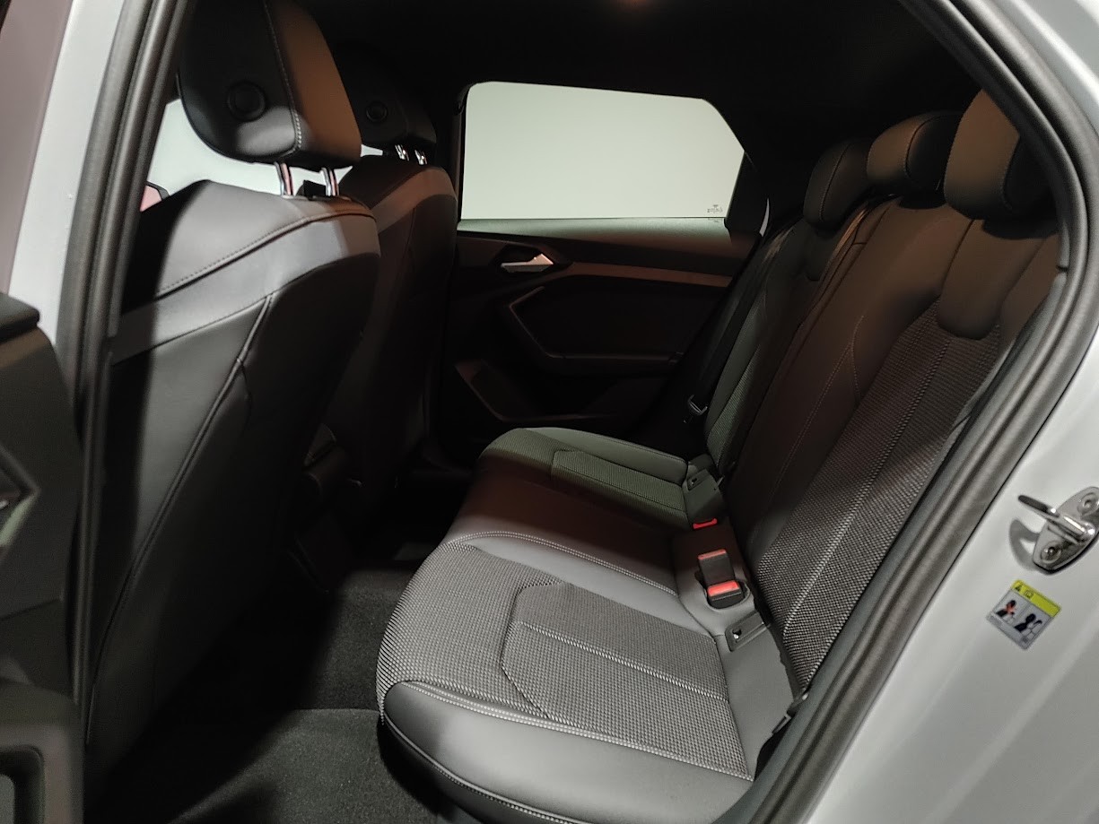 AUDI A1 Sportback 40 TFSI S Line S-tronic-image-9