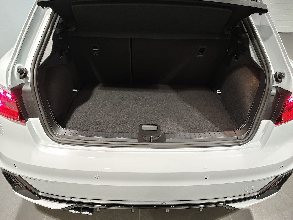 AUDI A1 Sportback 40 TFSI S Line S-tronic-image-11