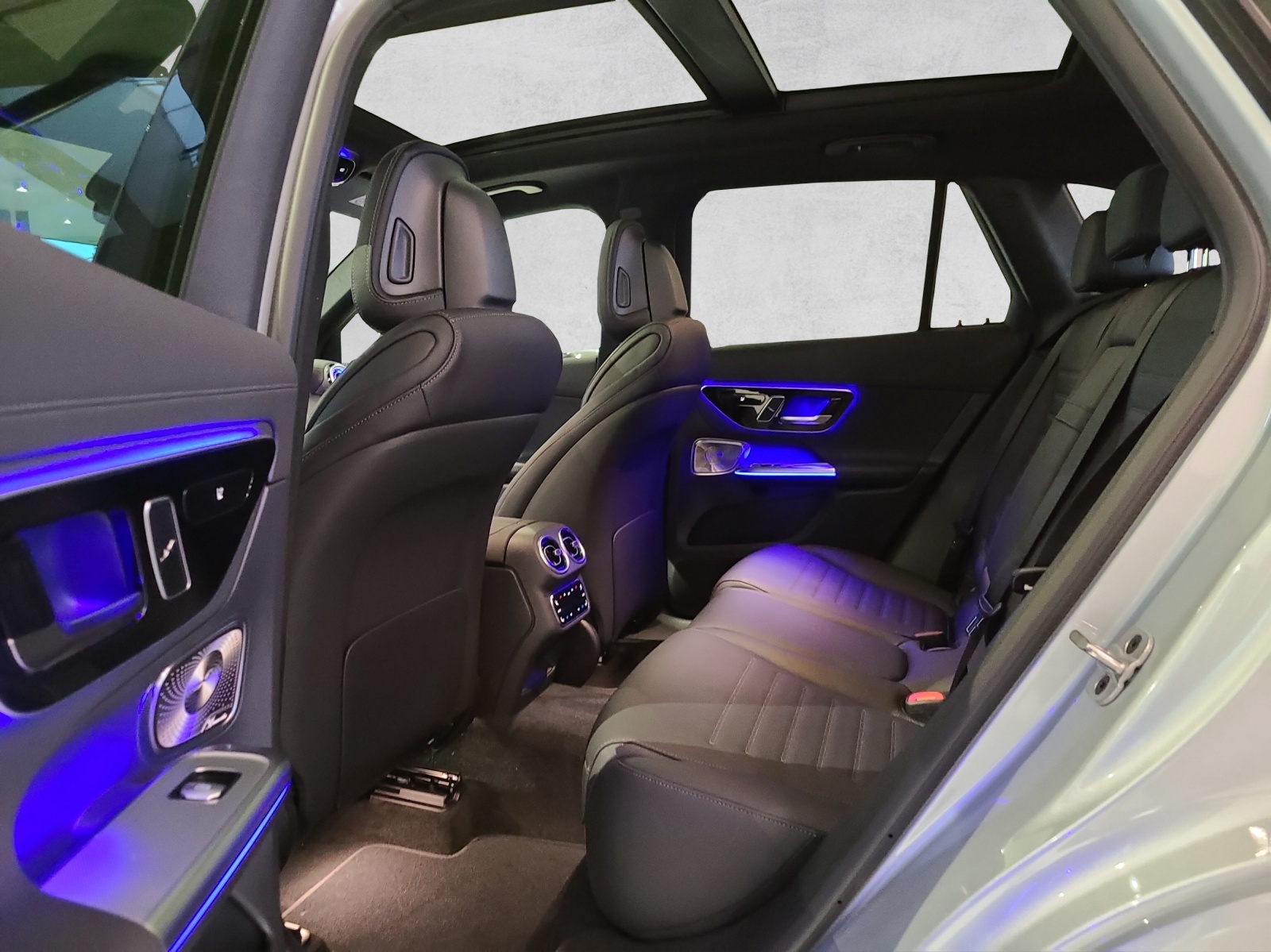MERCEDES-BENZ GLC 300 4Matic 9G-Tronic-image-10
