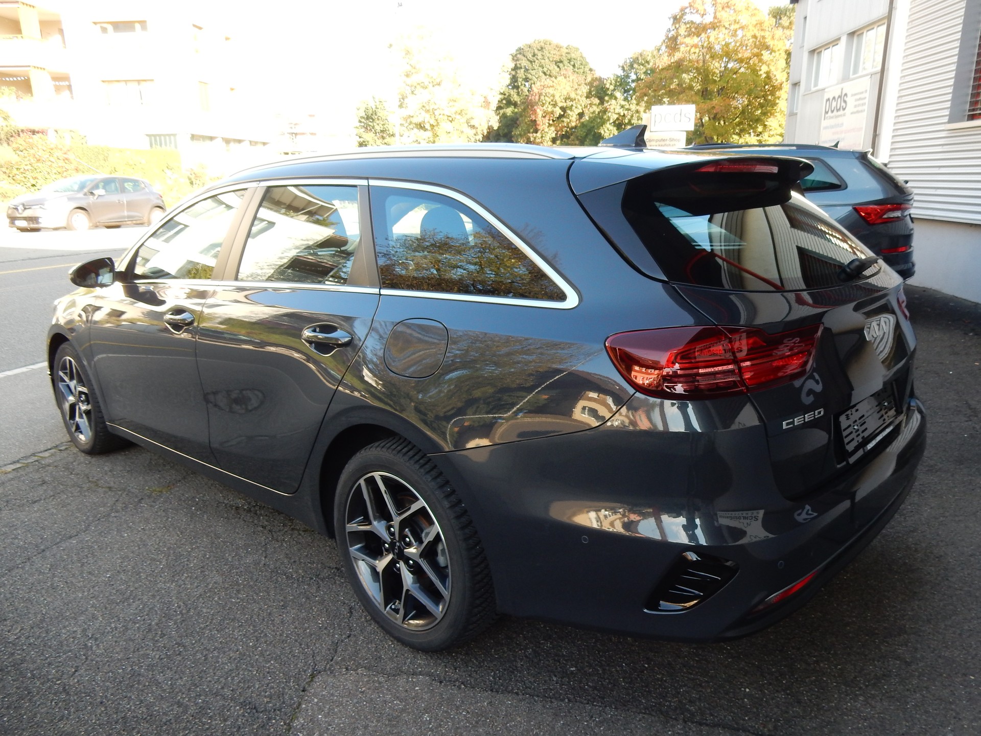 KIA Ceed SW 1.5 T-GDi DCT Spirit (Style)-image-2