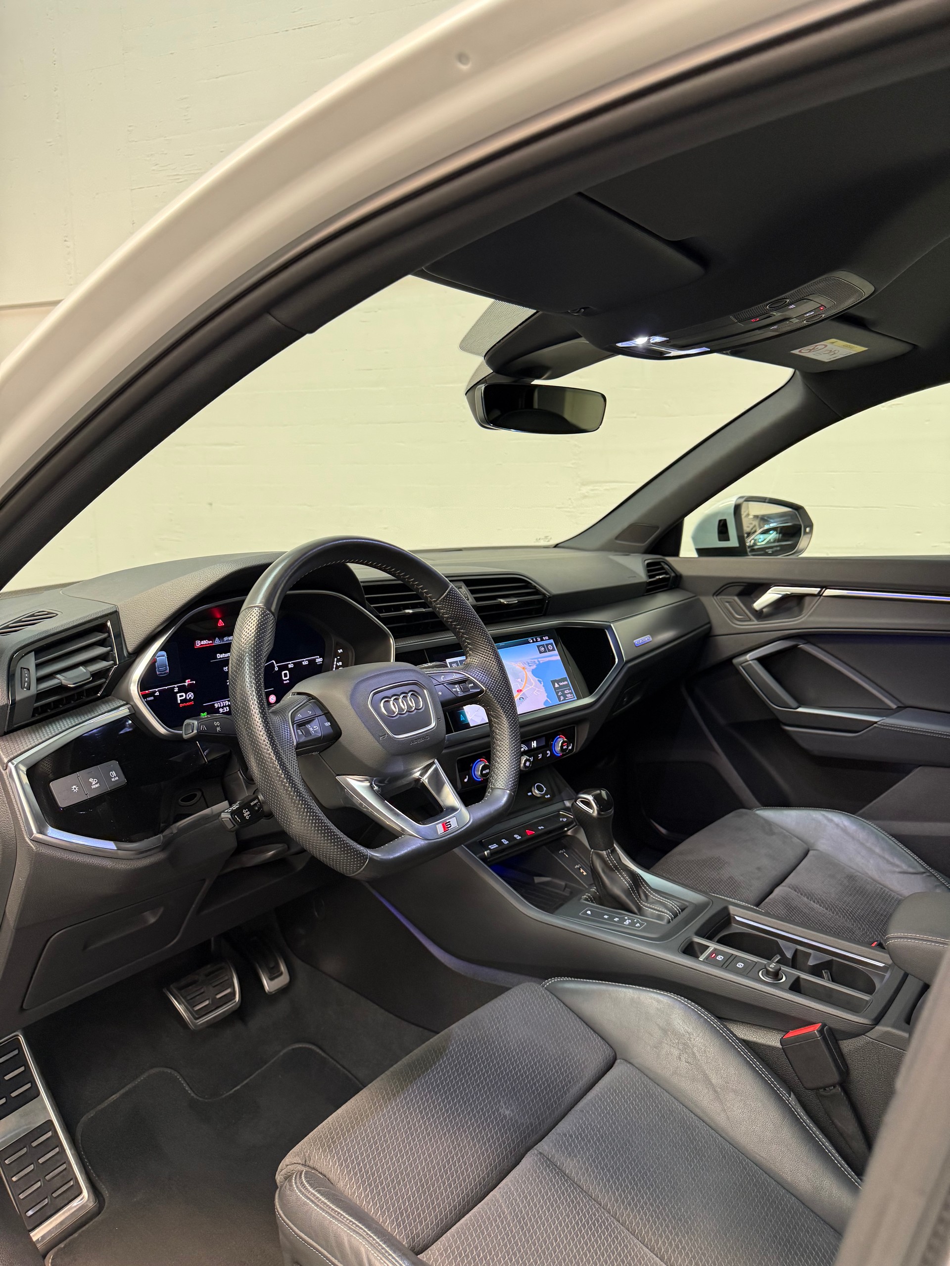 AUDI Q3 Sportback 40 TDI S line quattro S-tronic-image-13