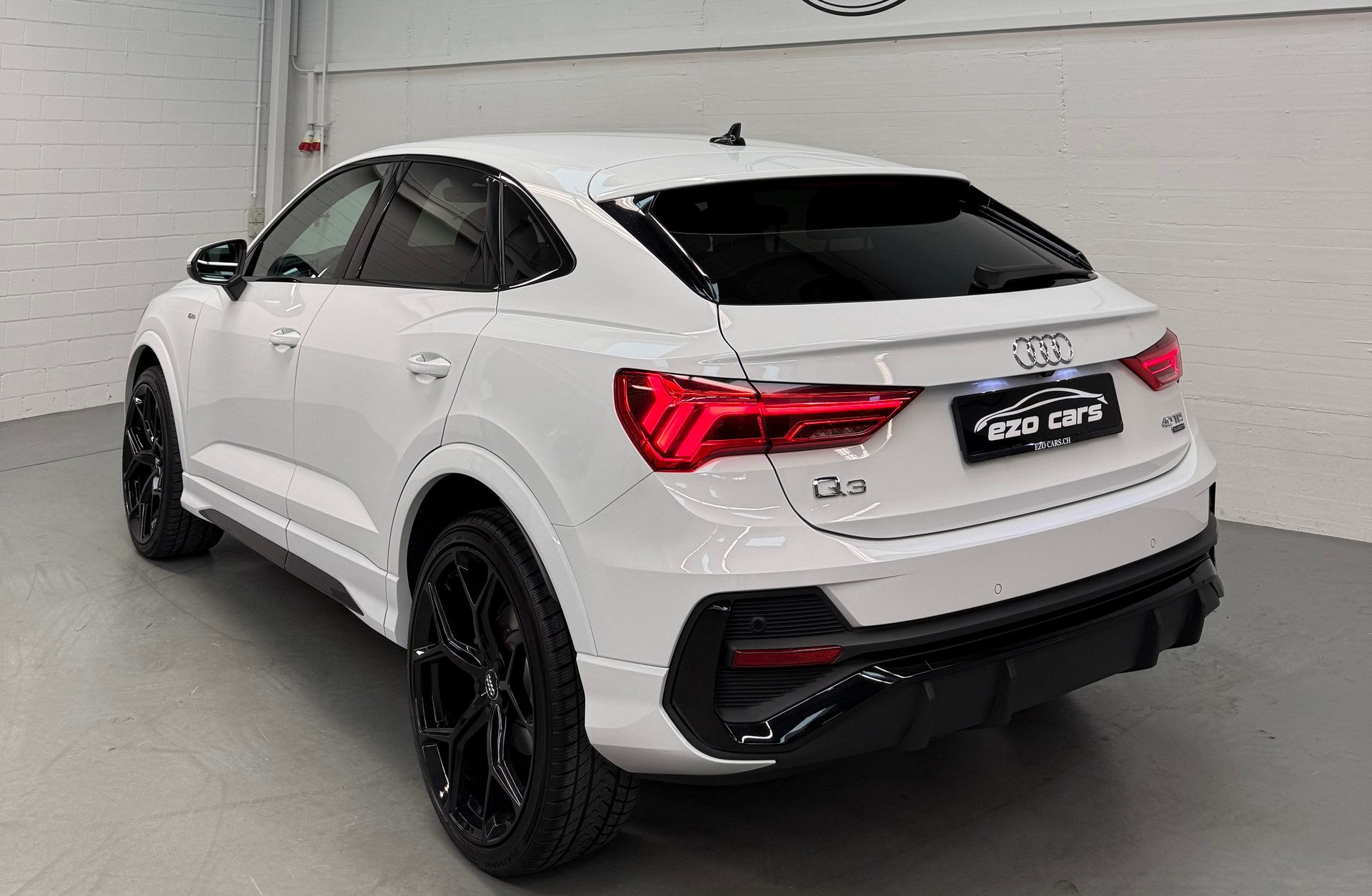 AUDI Q3 Sportback 40 TDI S line quattro S-tronic-image-7