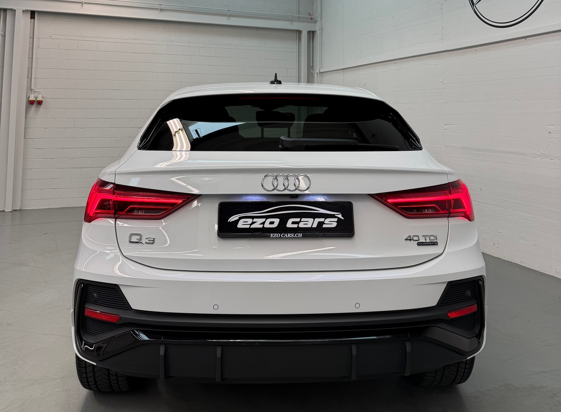 AUDI Q3 Sportback 40 TDI S line quattro S-tronic-image-8
