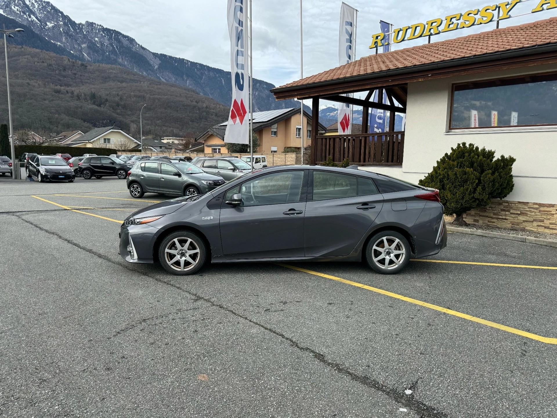 TOYOTA Prius 1.8 VVT-i Plug-in Hybrid Premium-image-1