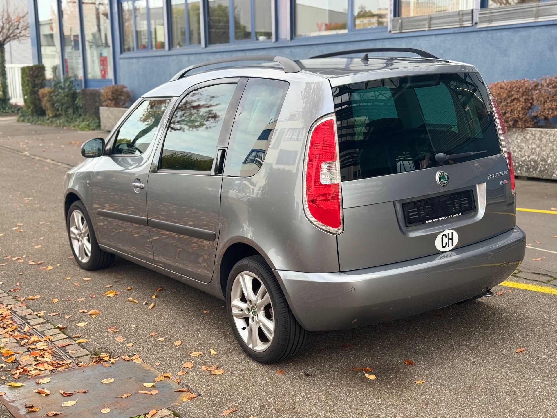 SKODA Roomster 1.6 TDI Elegance-image-3