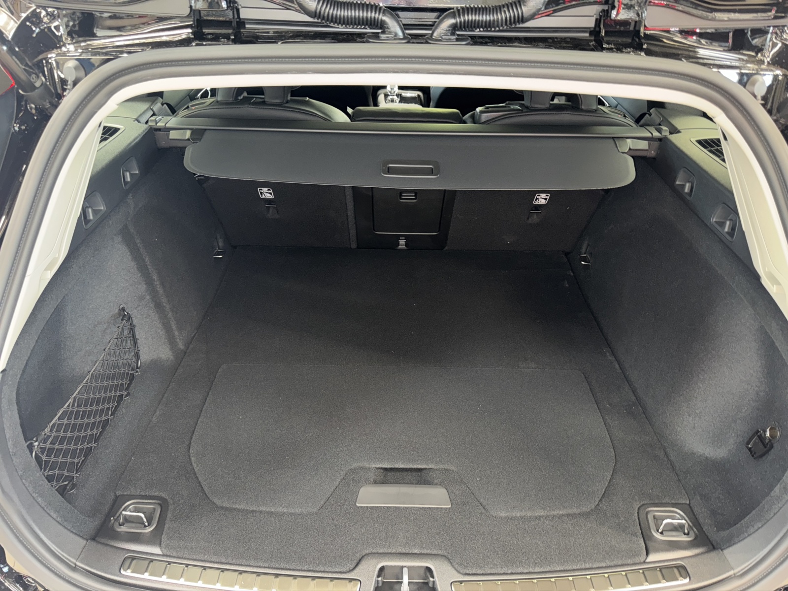 VOLVO V60 2.0 T8 TE Ultra Dark eAWD-image-13