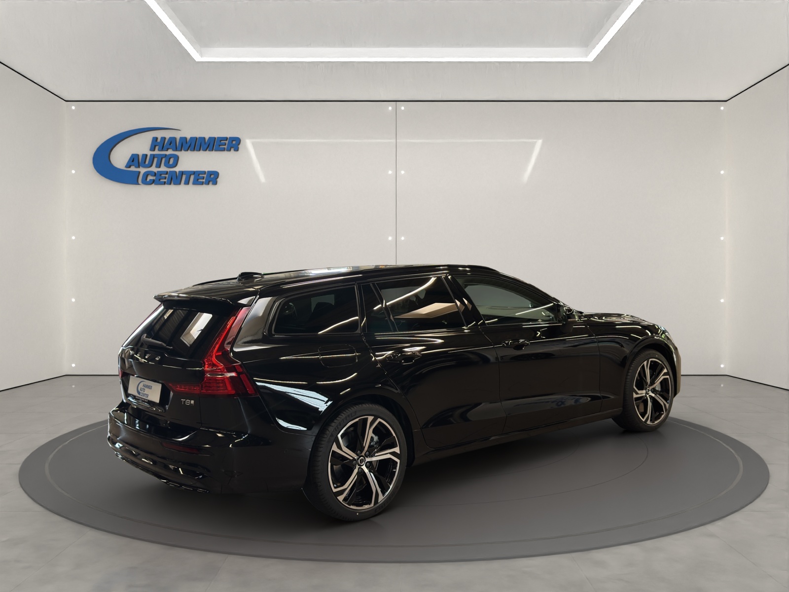 VOLVO V60 2.0 T8 TE Ultra Dark eAWD-image-4