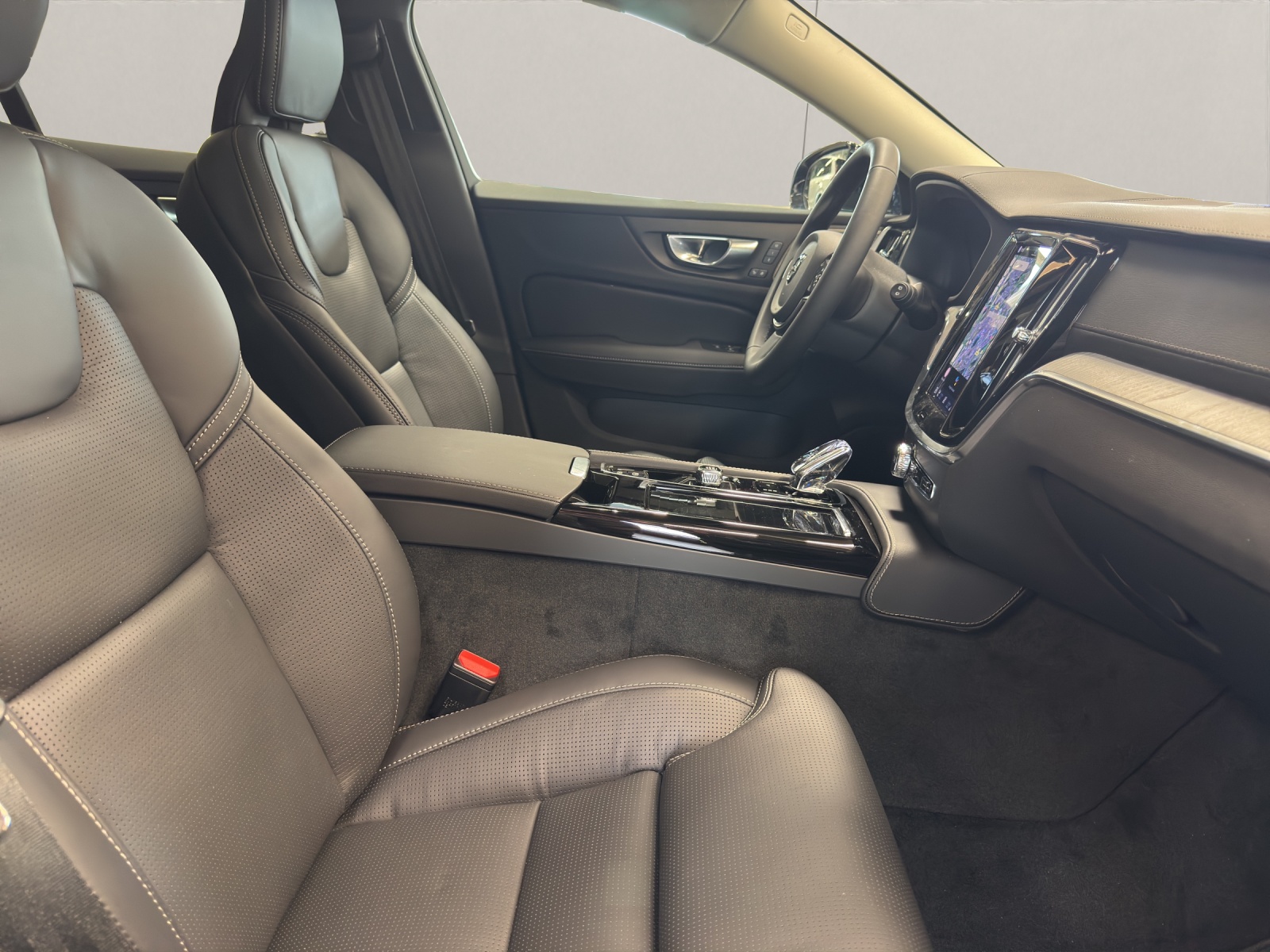 VOLVO V60 2.0 T8 TE Ultra Dark eAWD-image-8