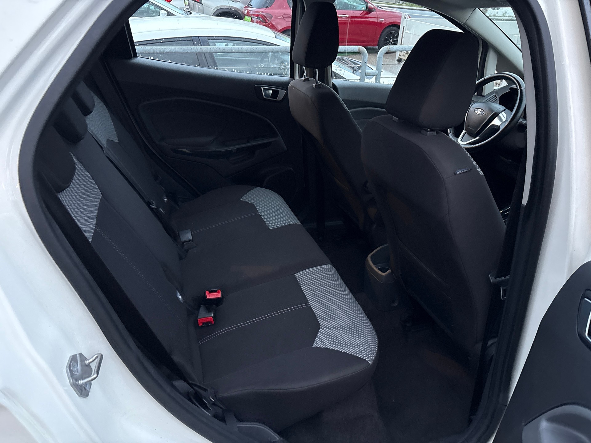 FORD EcoSport 1.0 SCTi Titanium-image-8